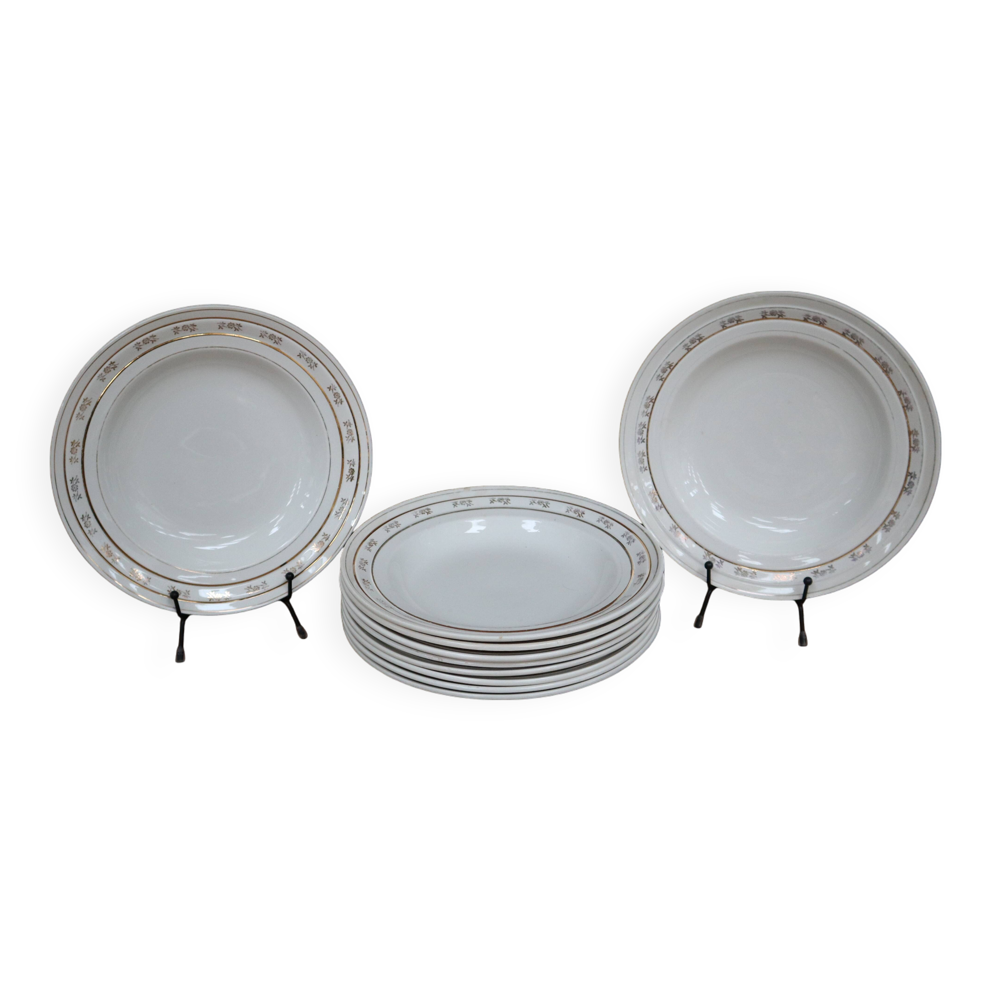 Set of 10 Saint Amand deep plates, "Marguerite" model