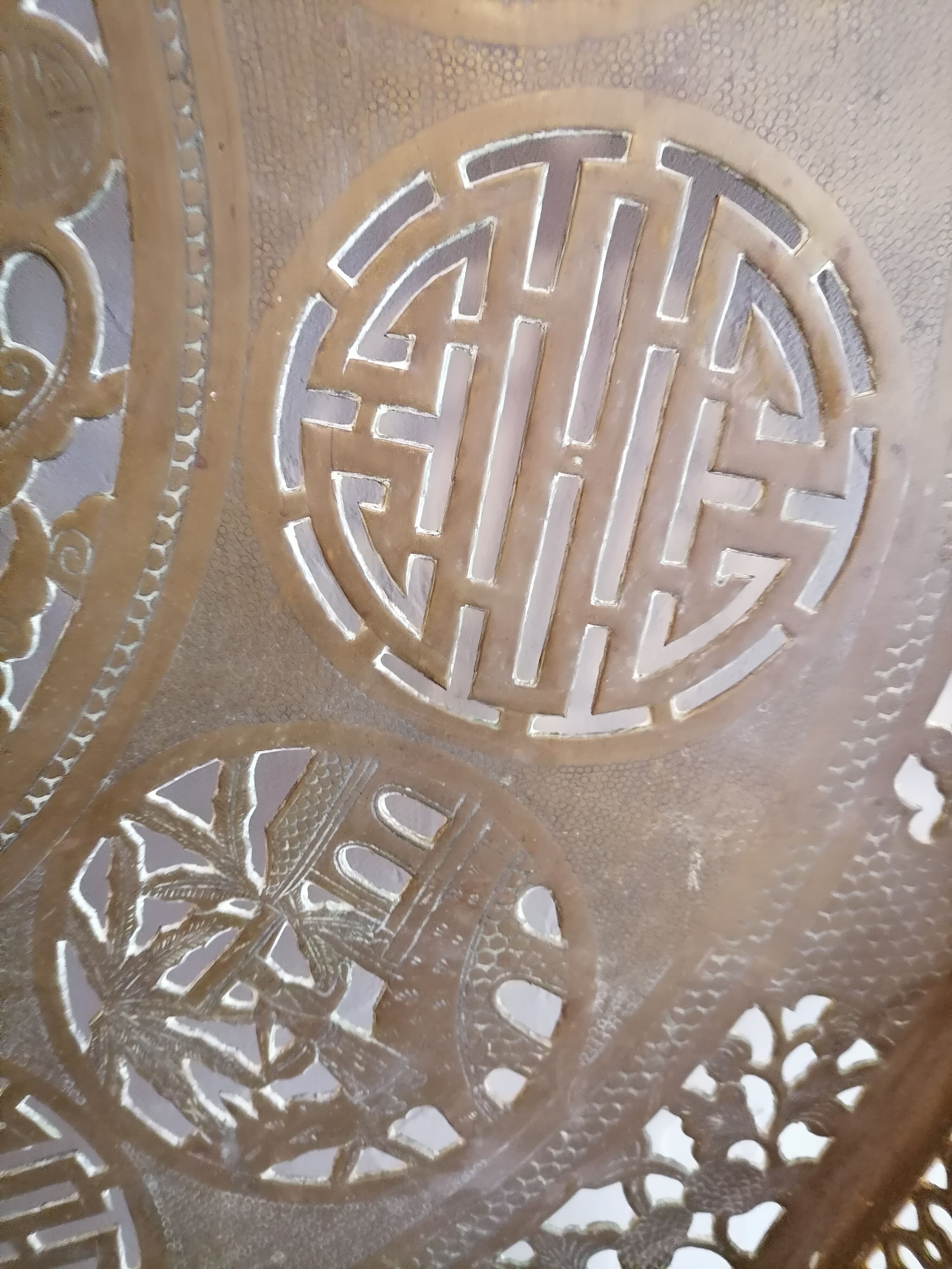 Openwork brass top. China 19 century. 12 sides. Asian art.