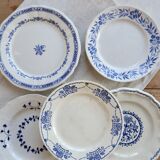 6 assiettes plates vintage dépareillées en terre de fer bleue et blanche