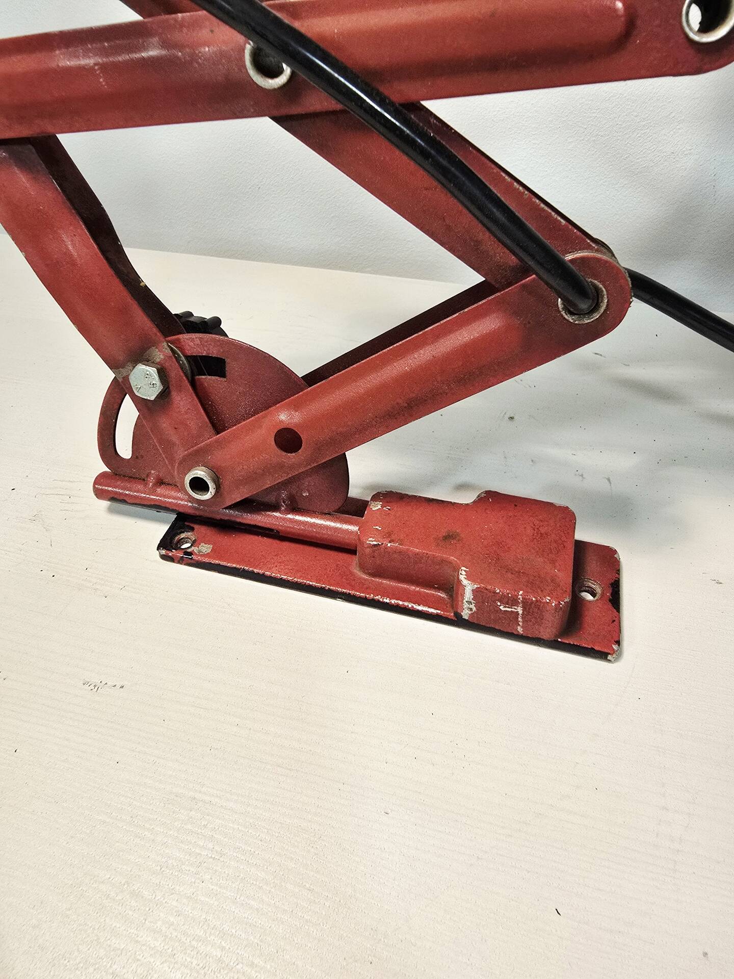 Lampe de bureau/du mur à bras articulé industriel rouge – Lampe de travail en métal réglable