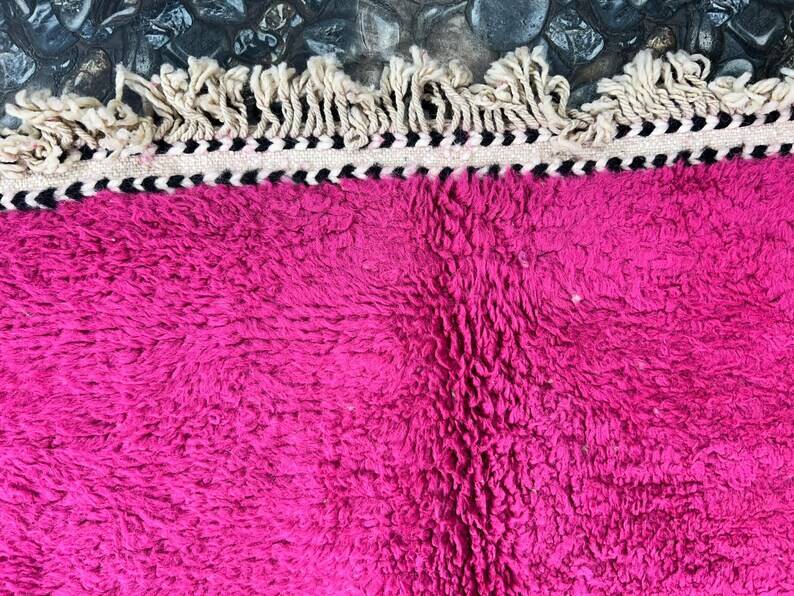 Tapis marocain en laine naturelle écru à motifs géométriques 250cmx150cm