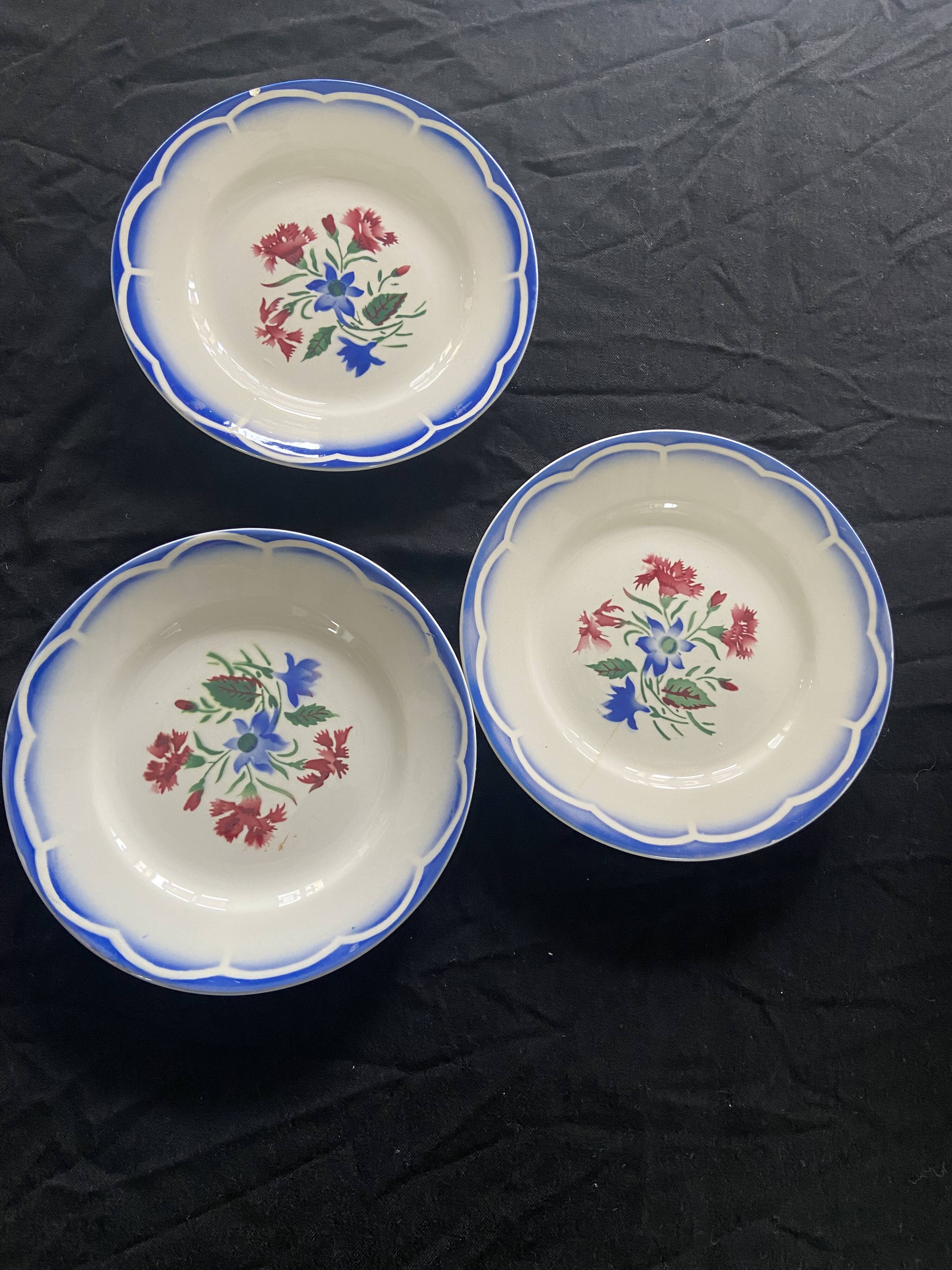 Set of 23 Digoin Sarreguemines "Elorn" dessert plates