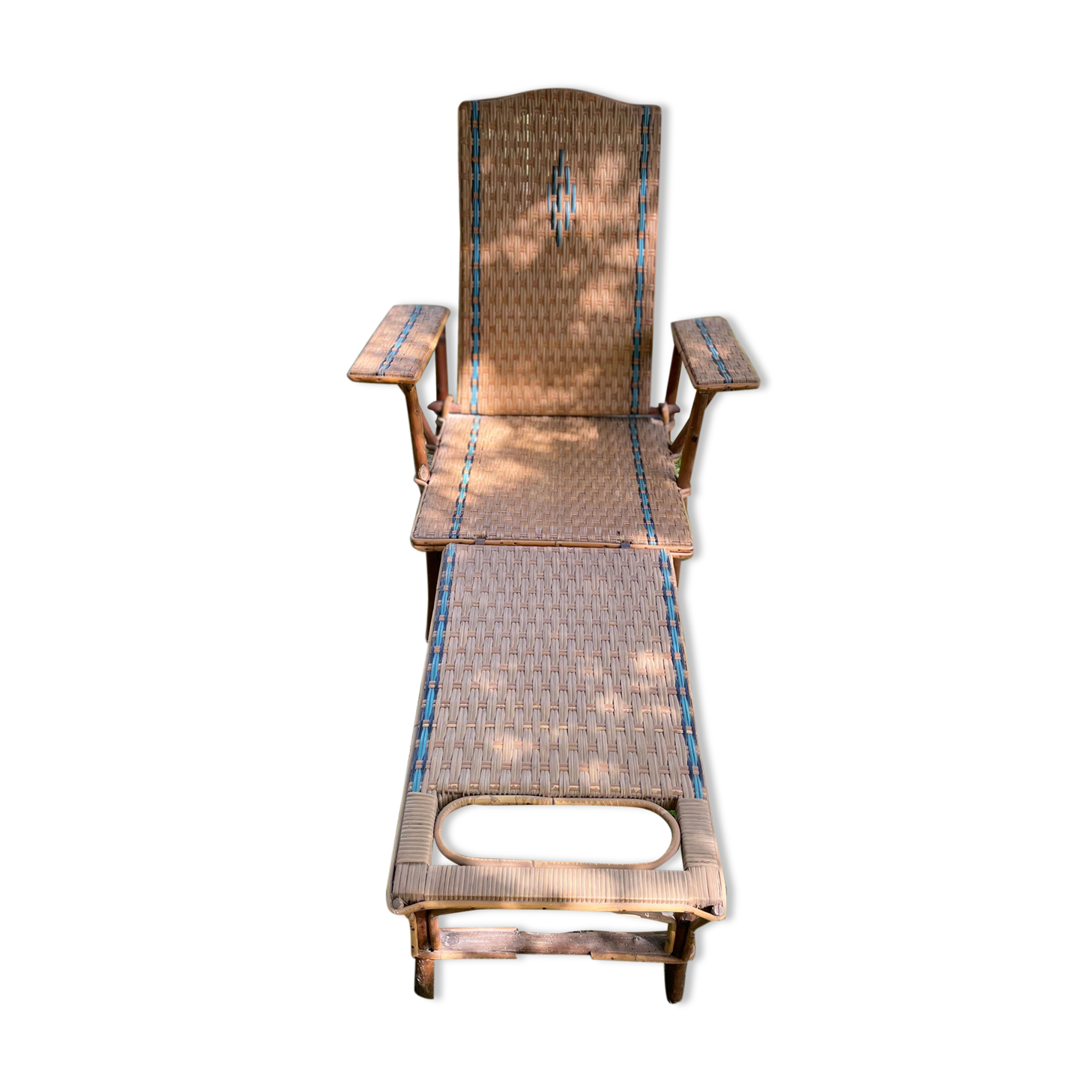 Antique wicker and hazel chaise longue