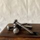 Vintage wall-mounted coat rack in solid wood - 3 cast aluminum hooks