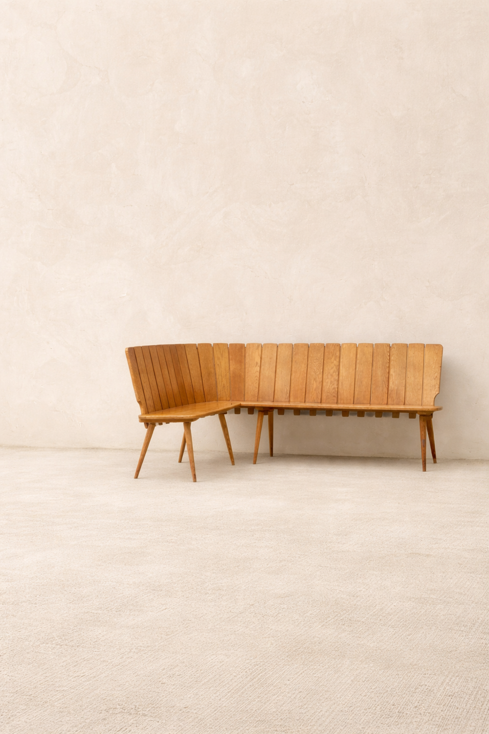 Brutalist corner bench in oak – European design, 1960s/70s