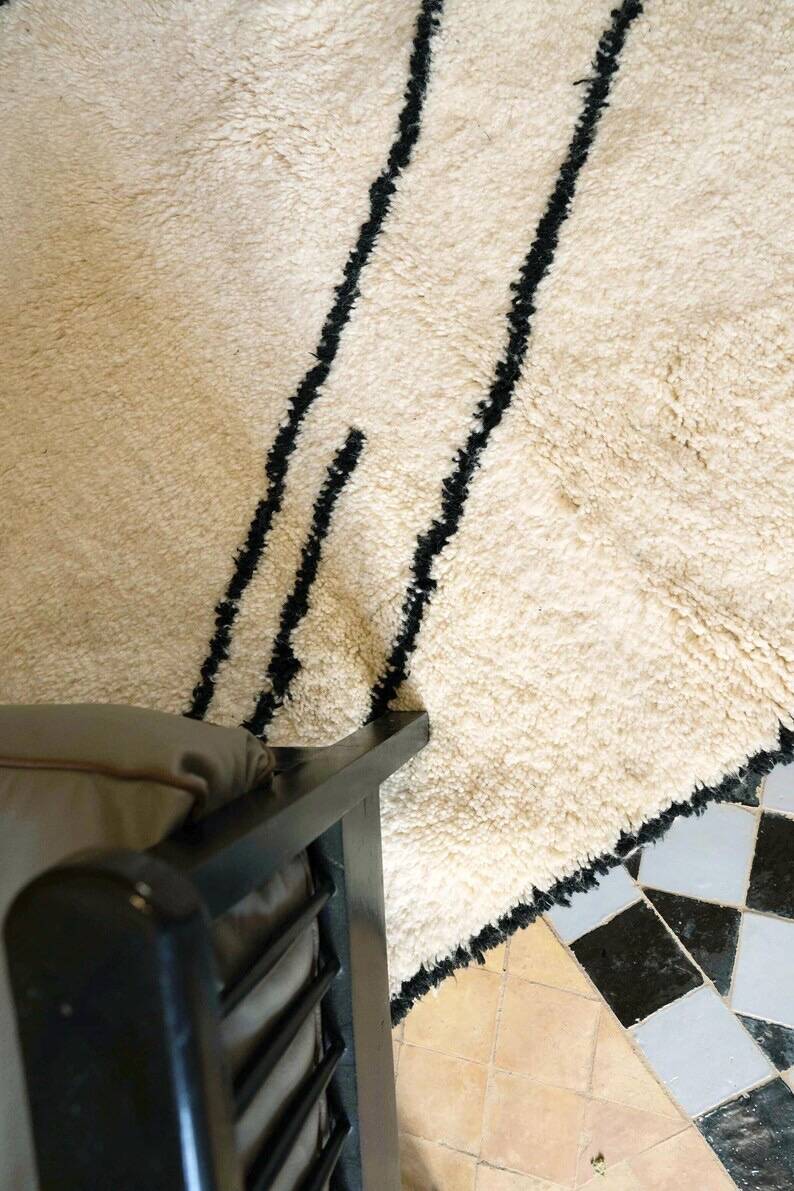 Handmade Berber rug, size 150 x 250 cm