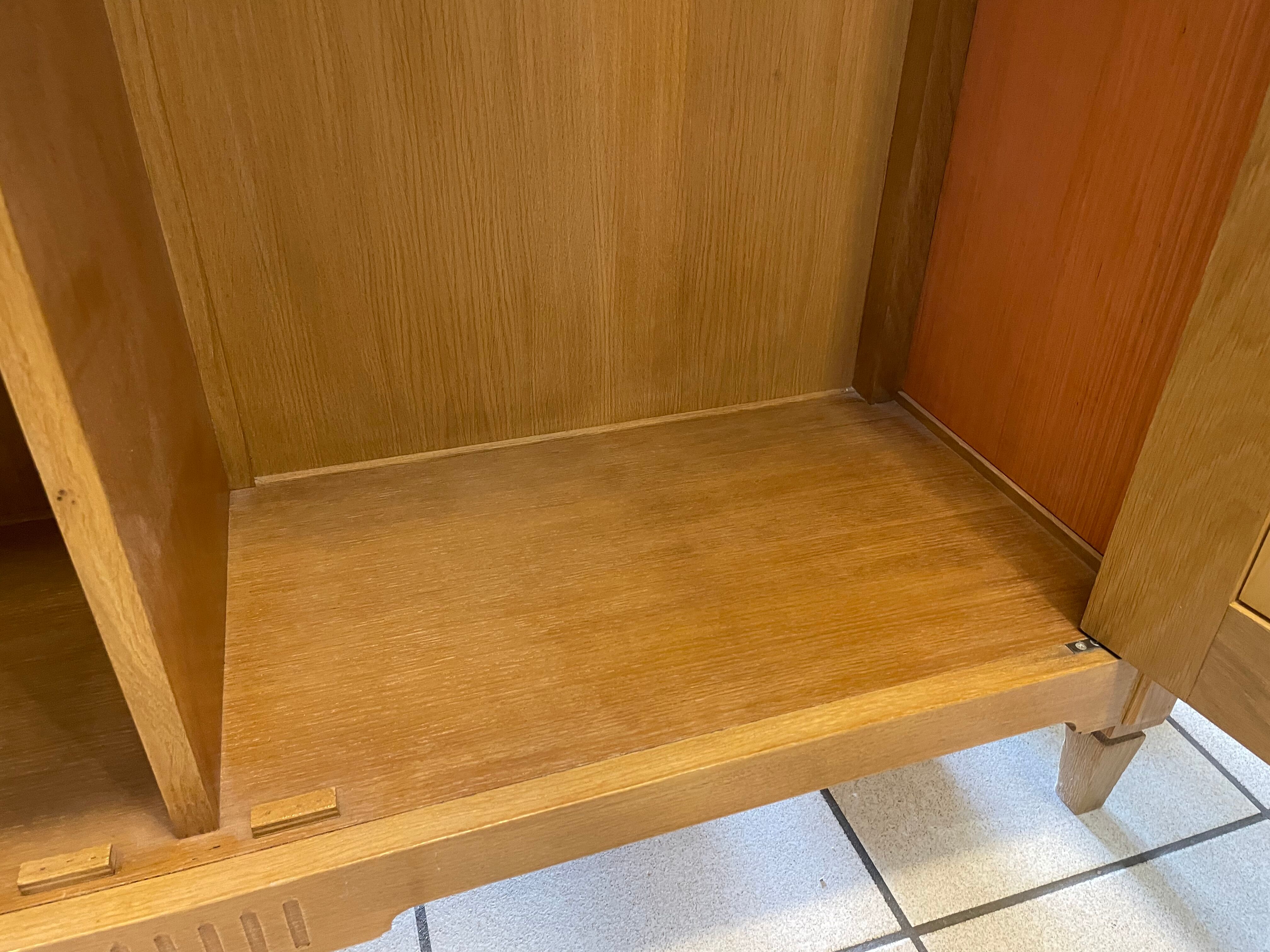 Wardrobe in solid oak