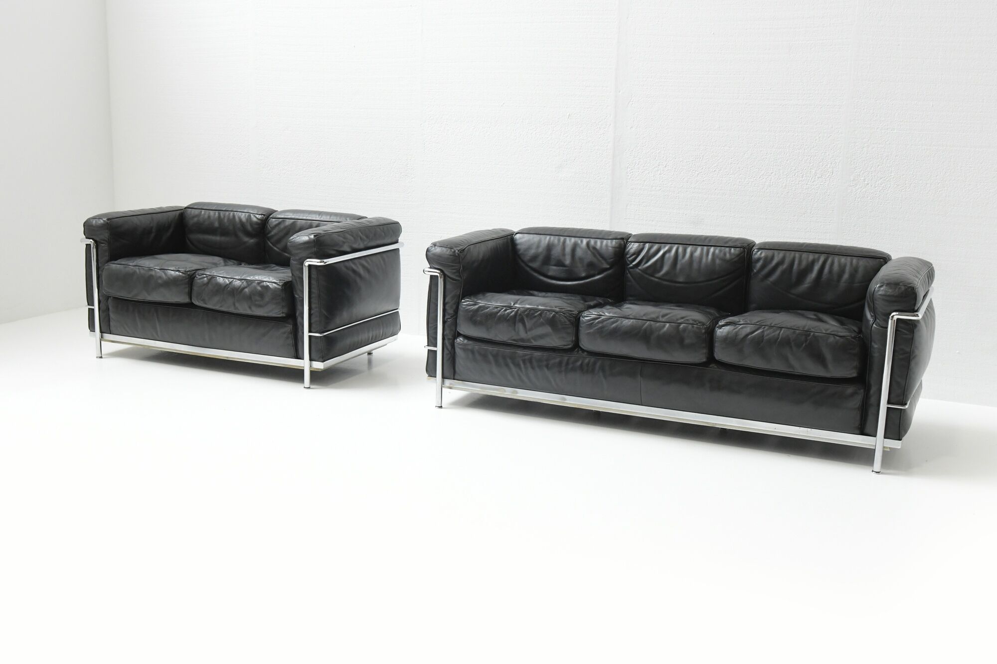 Vintage LC-2 in black leather by Le Corbusier, Jeanneret & Perriand for Cassina