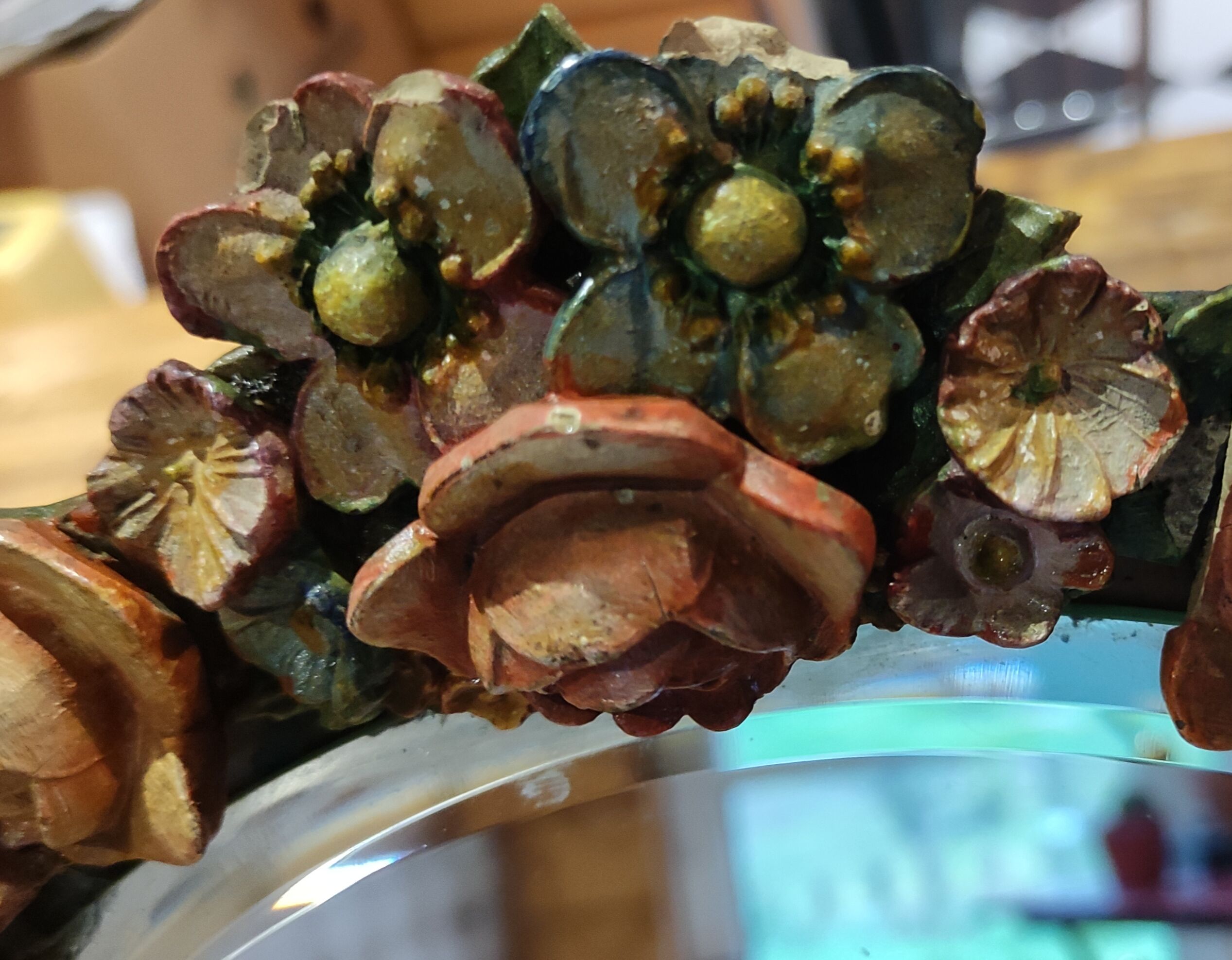 Mirror to pose, floral decoration, 1930