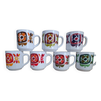 Set of 7 Arcopal Mobil mugs