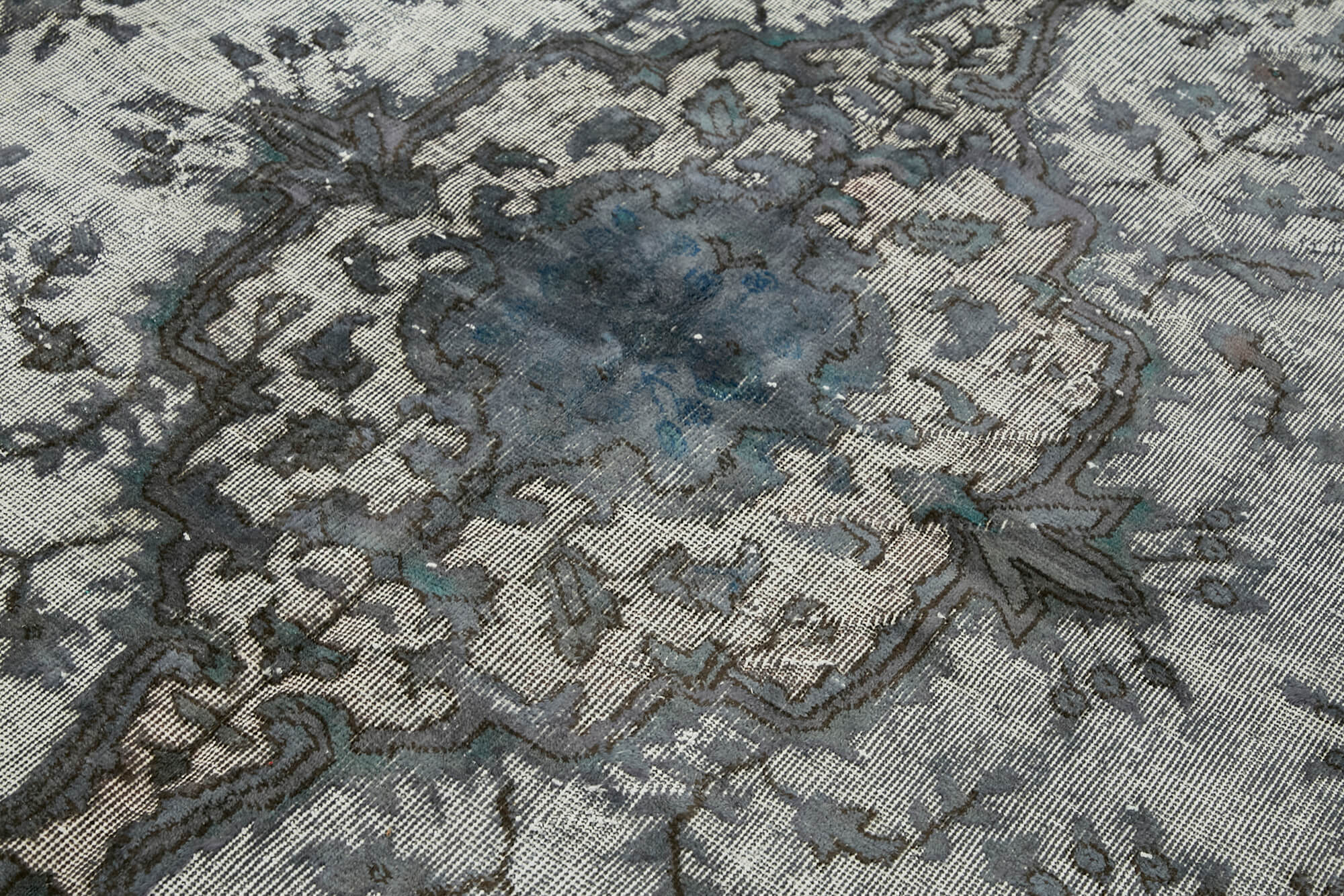 Tapis fait à la main distressed anatolian 1980s 166 cm x 261 cm tapis gris