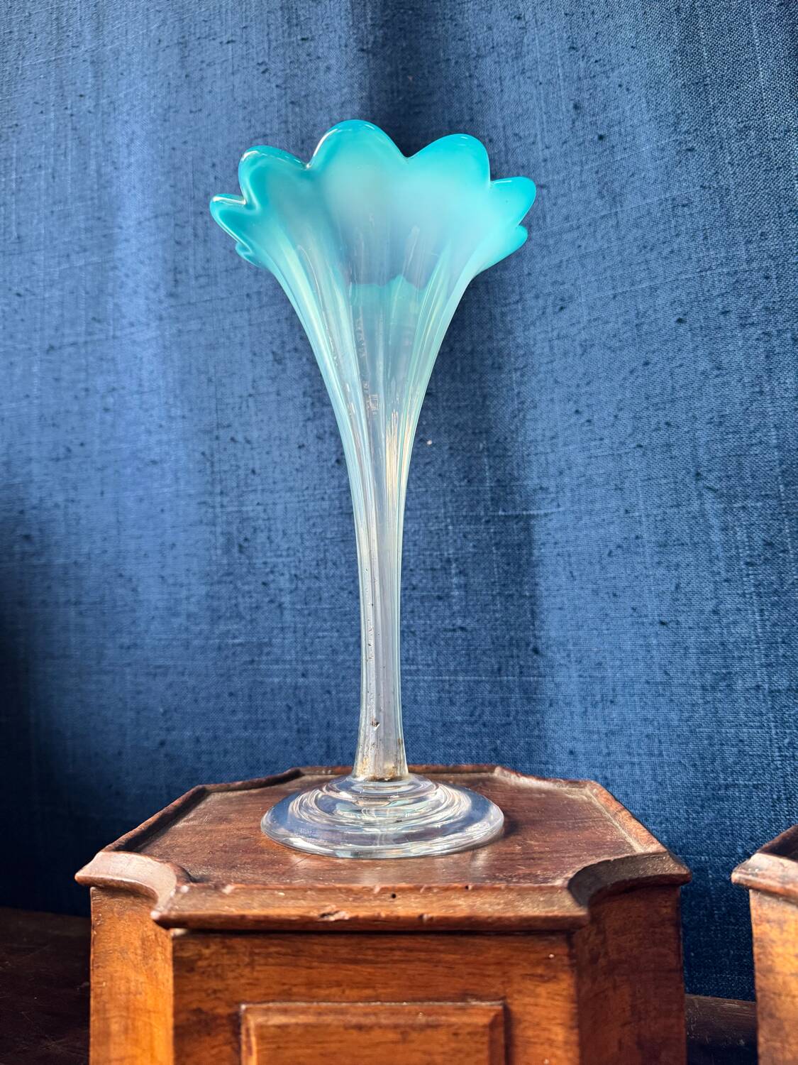 Pair of "tulip" soliflore vases in blue opaline glass – N period