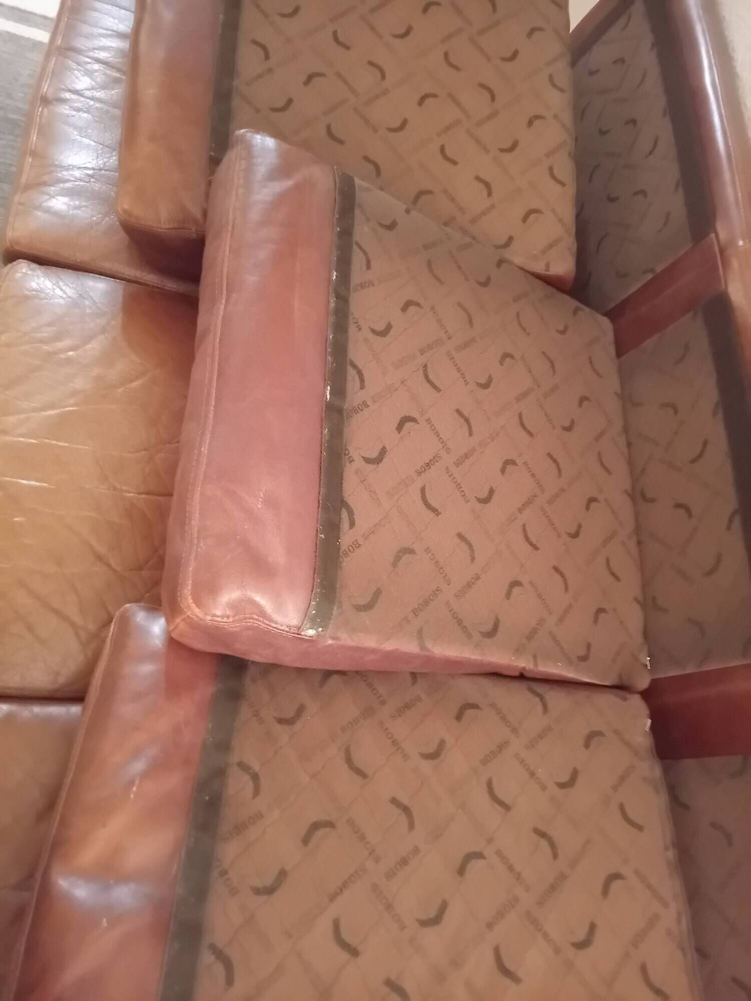 Roche Bobois 4-seater leather sofa, 1970s, excellent condition