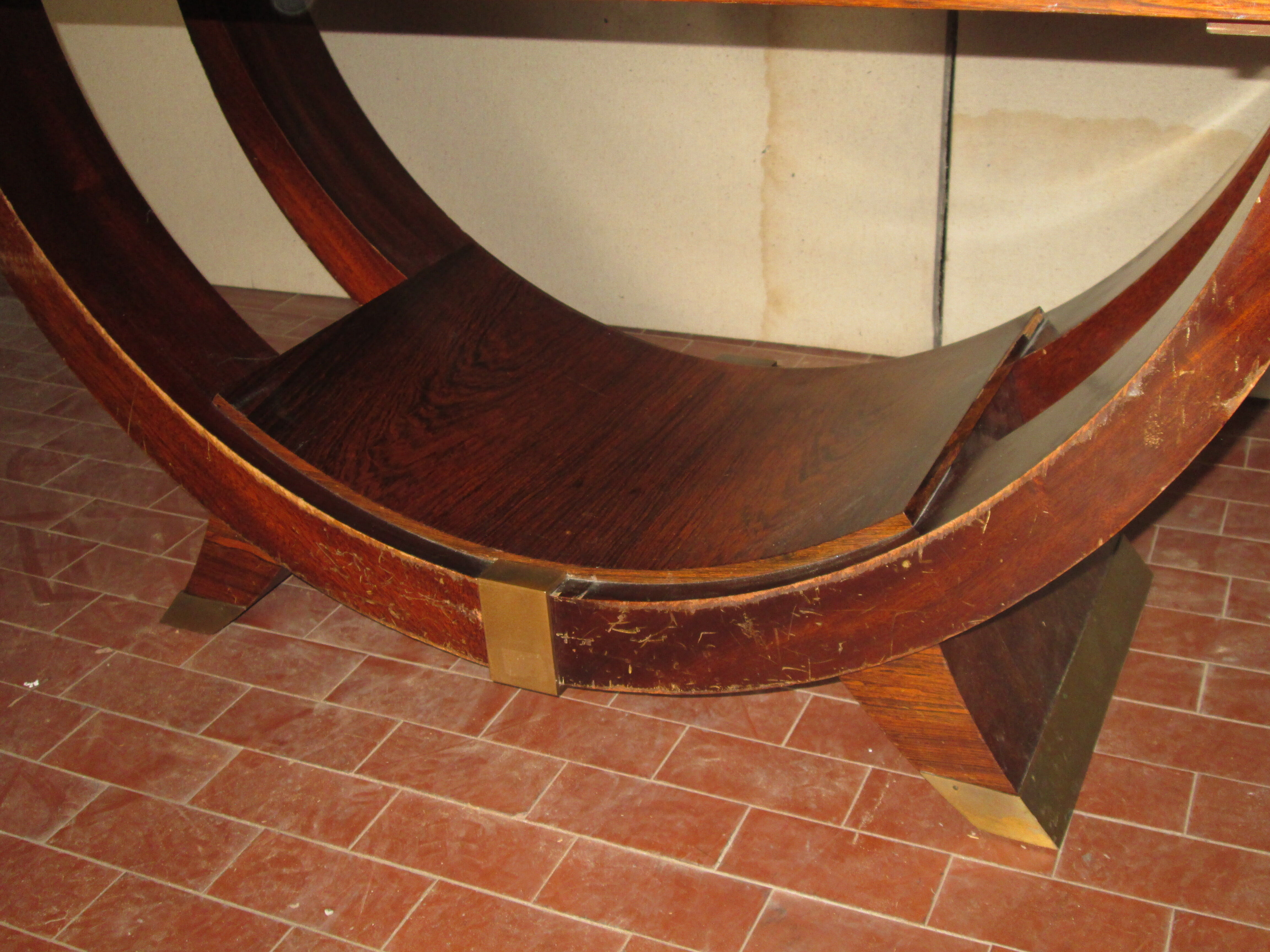 Art deco dining room table