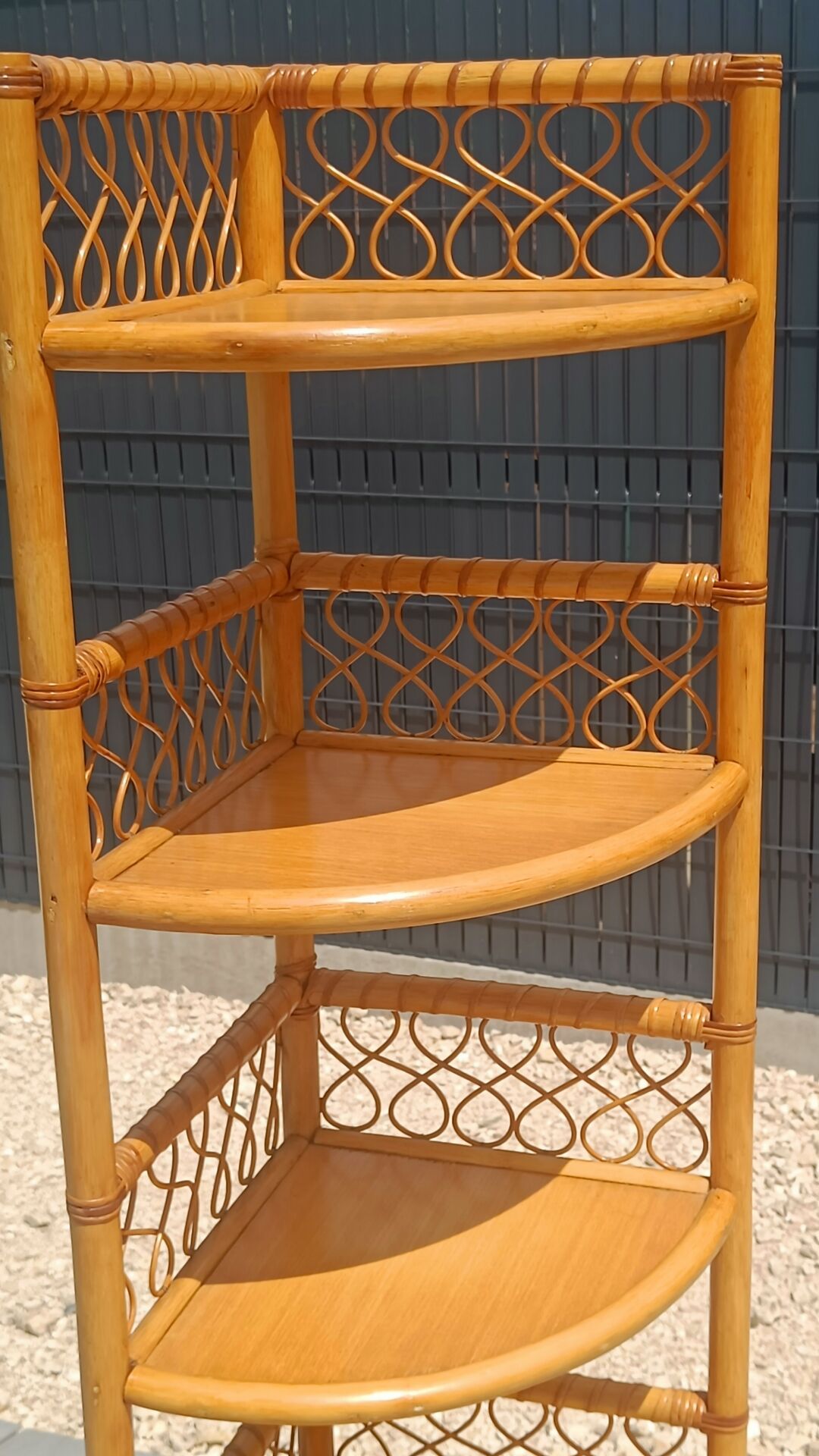 Vintage corner shelf in rattan – 1970s – Exceptional condition
