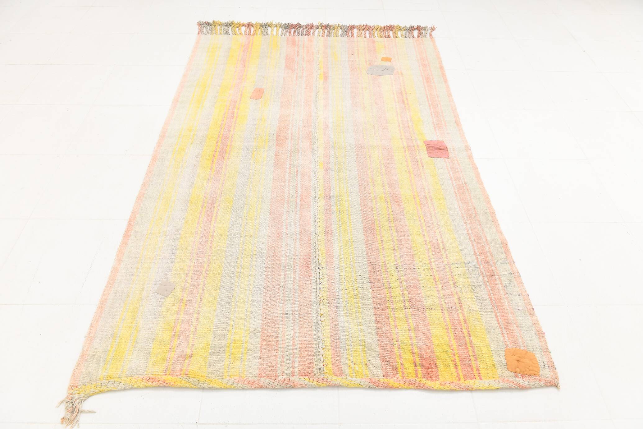 5x7 Pale Red & Yellow Striped Kilim Rug, 147x229Cm