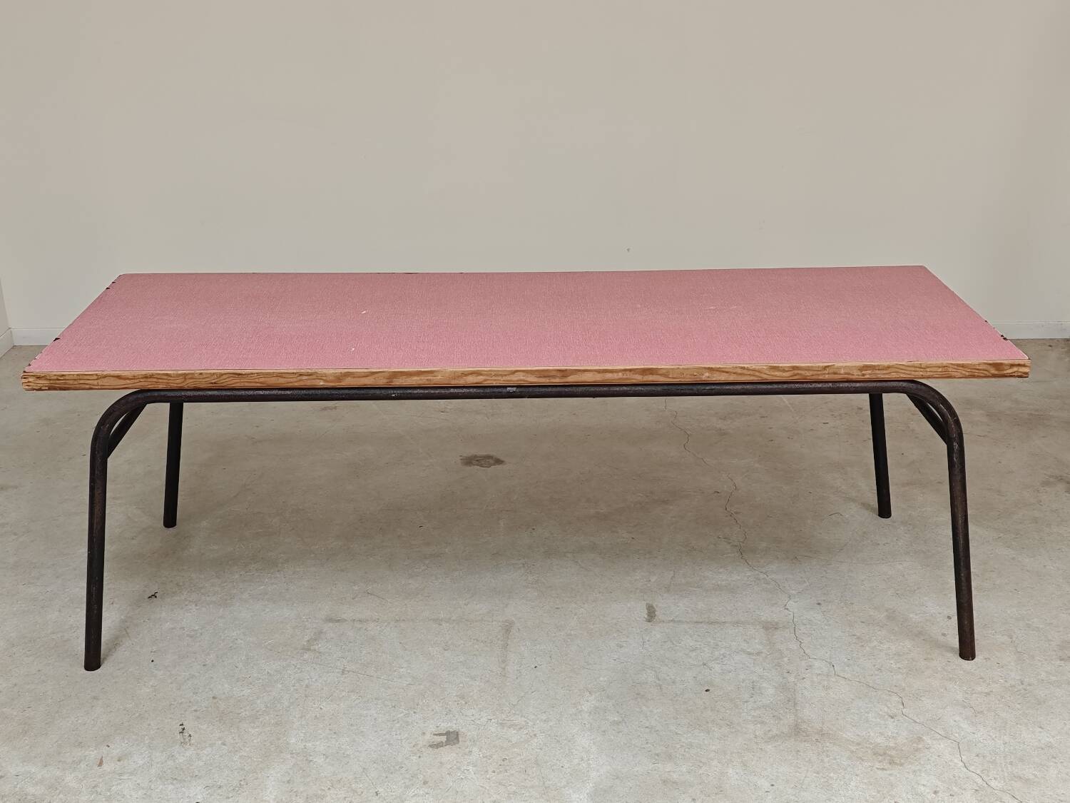 Large canteen table in pink formica and metal.