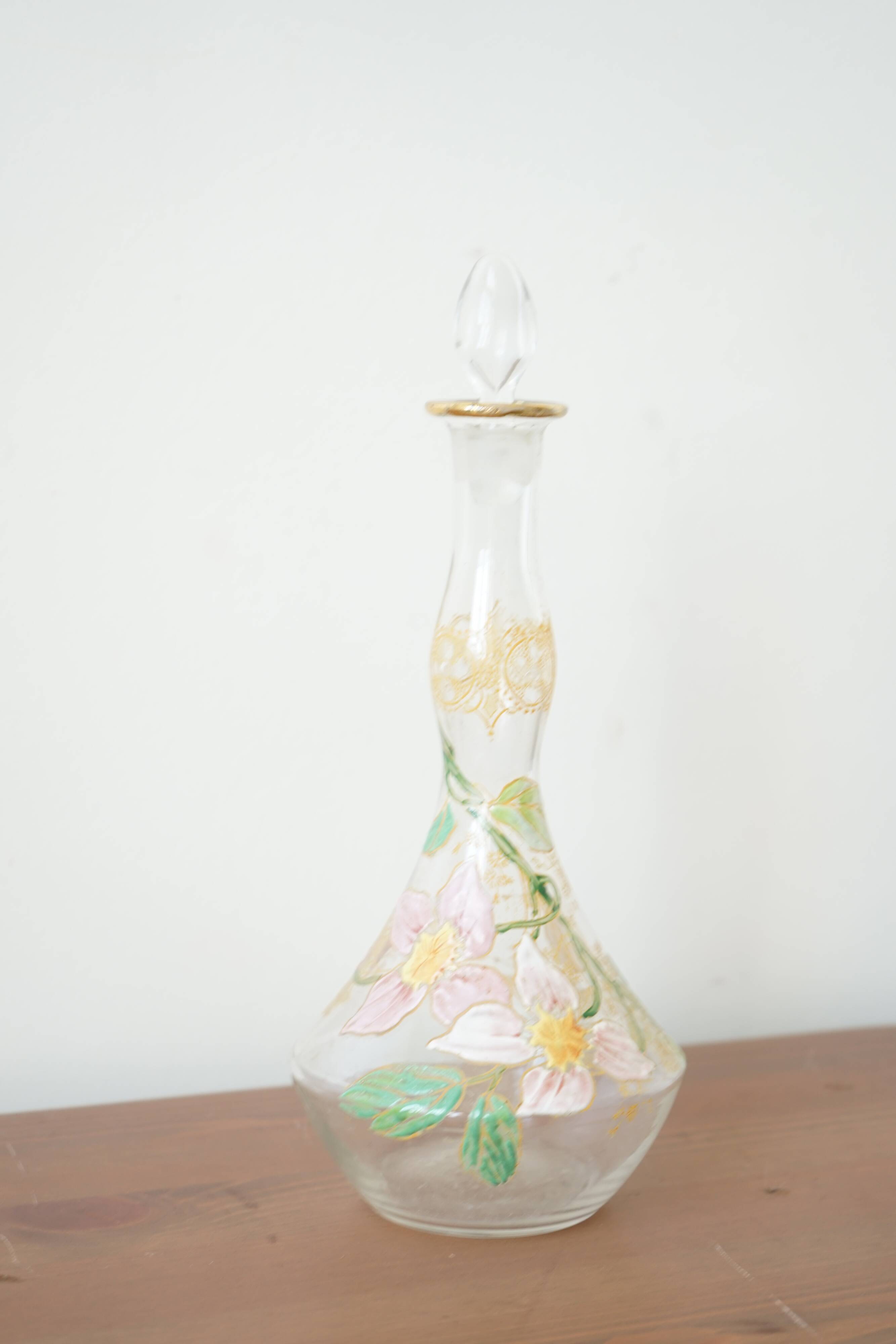 Legras (Fin XIXe siècle) carafe à liqueur en verre émaillé à décor de fleur