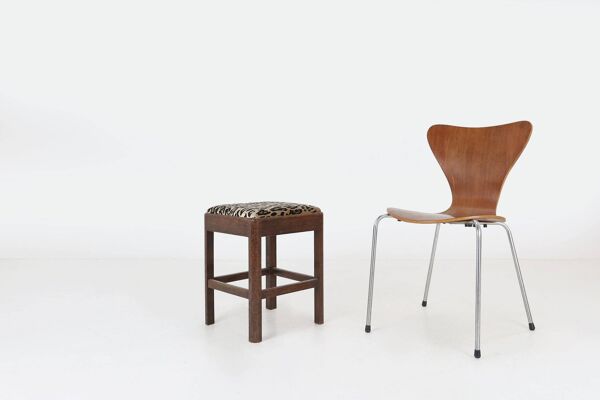 Tabouret Art Déco avec revêtement en imprimé léopard contemporain, France années 1930