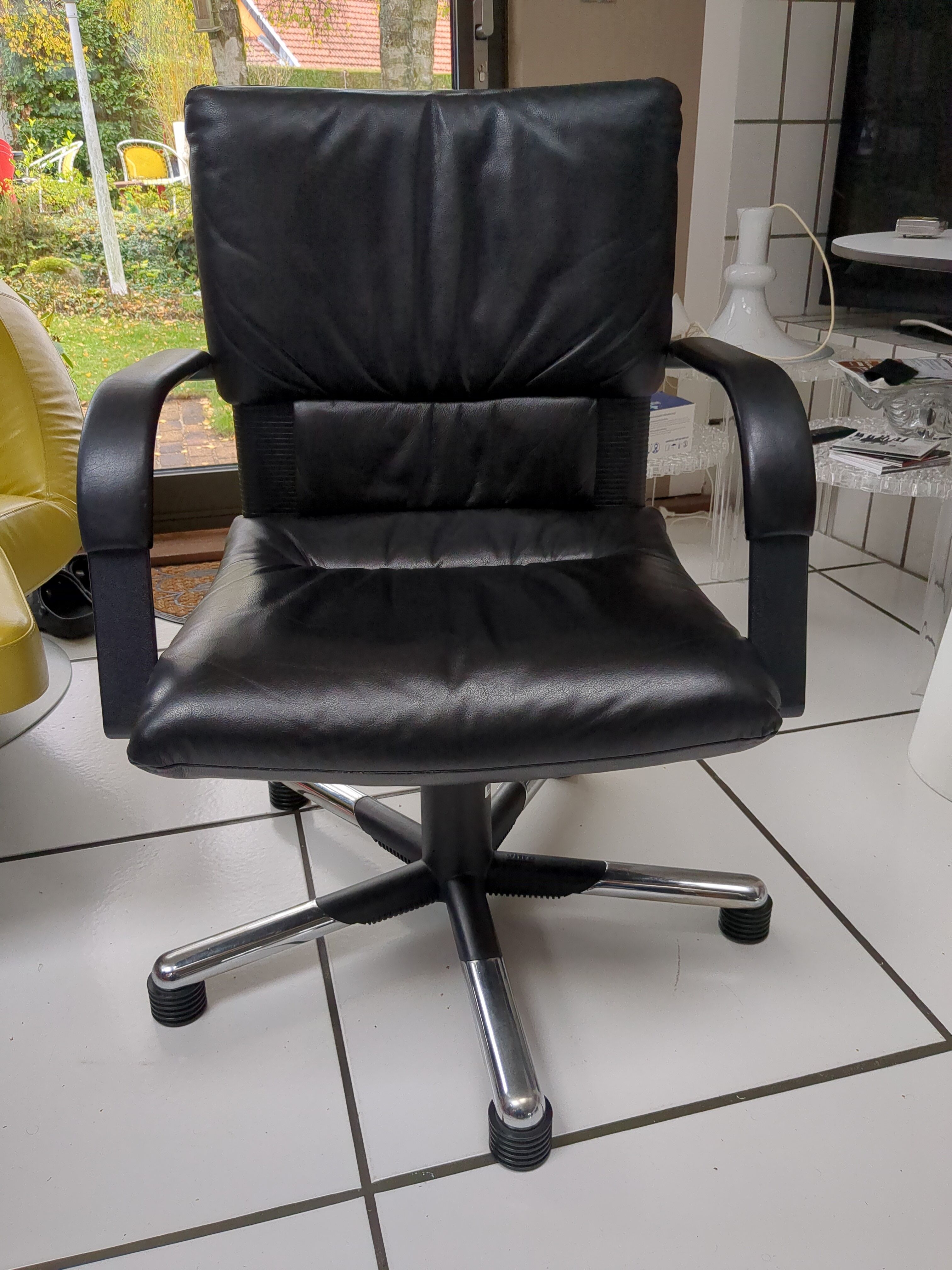 Figura conference chair by Mario Bellini for Vitra
