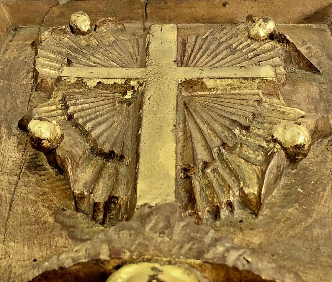 Panneau d’église en bois doré sculpté XIX
