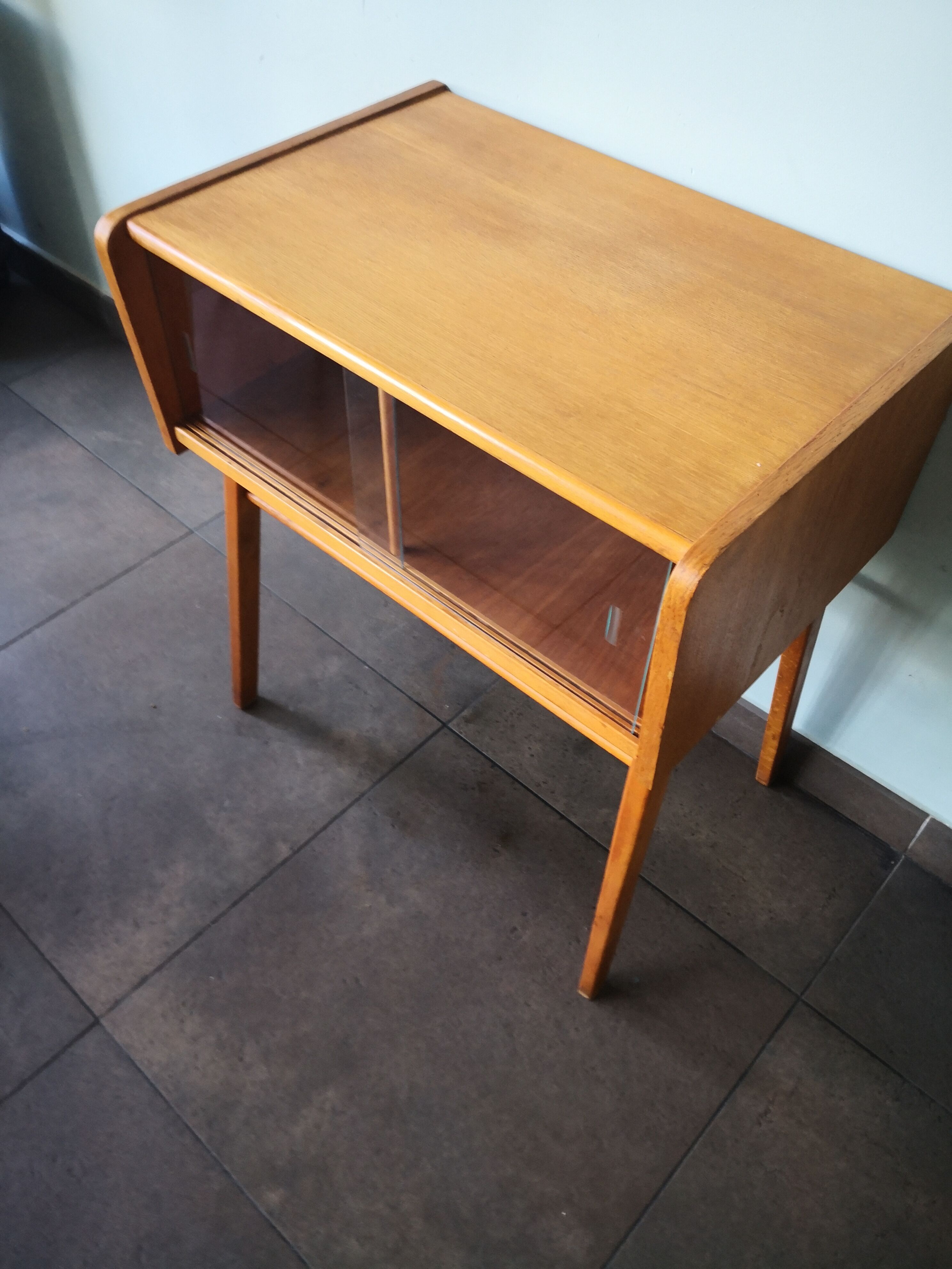 Vintage TV/radio stand, Czech (Opp. Hodonin)