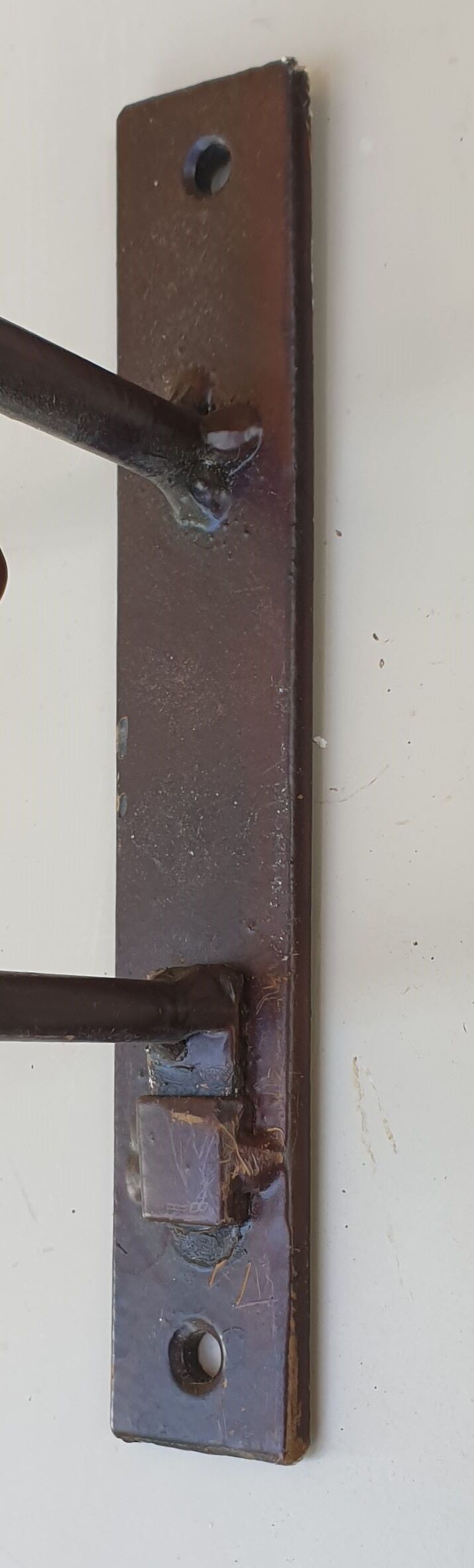 Metal half-moon bed sky