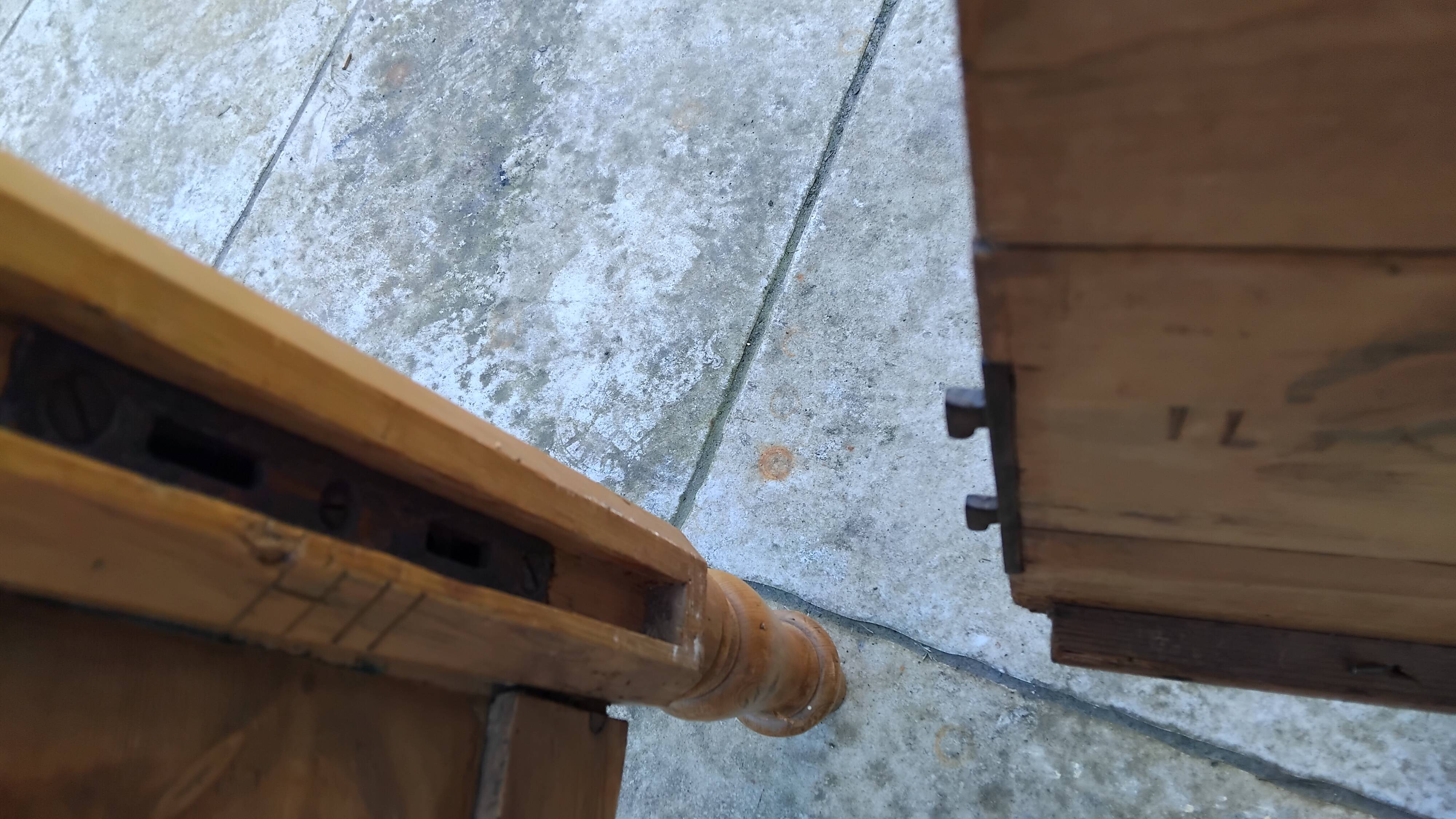 Vintage pine bed chalet style Chamonix for one person.