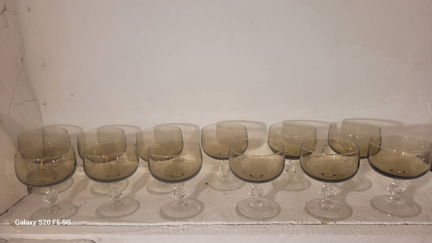 12 80's champagne glasses