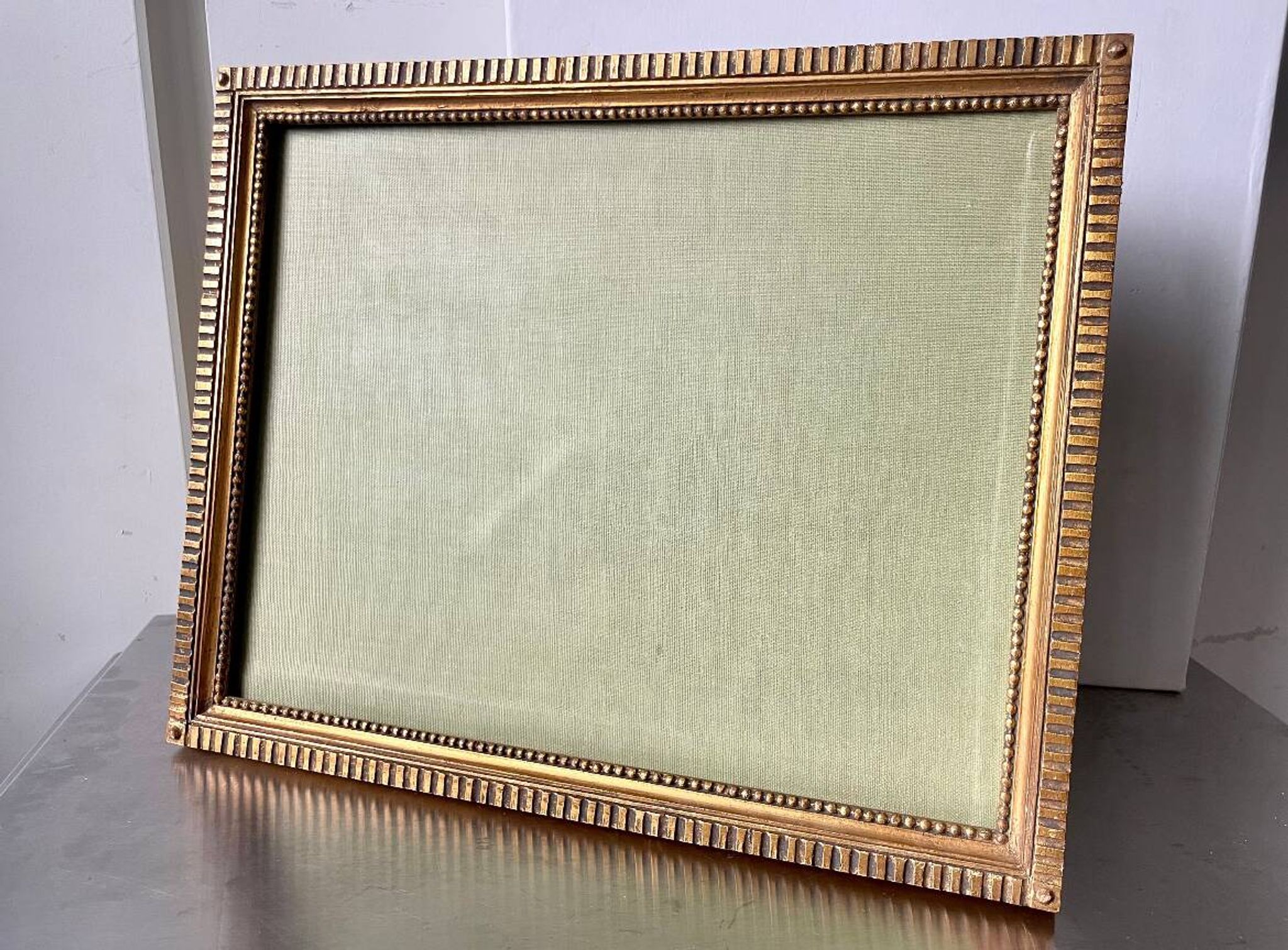 Antique Frame gilded wood measurements 35.5 cm x 28.5 cm