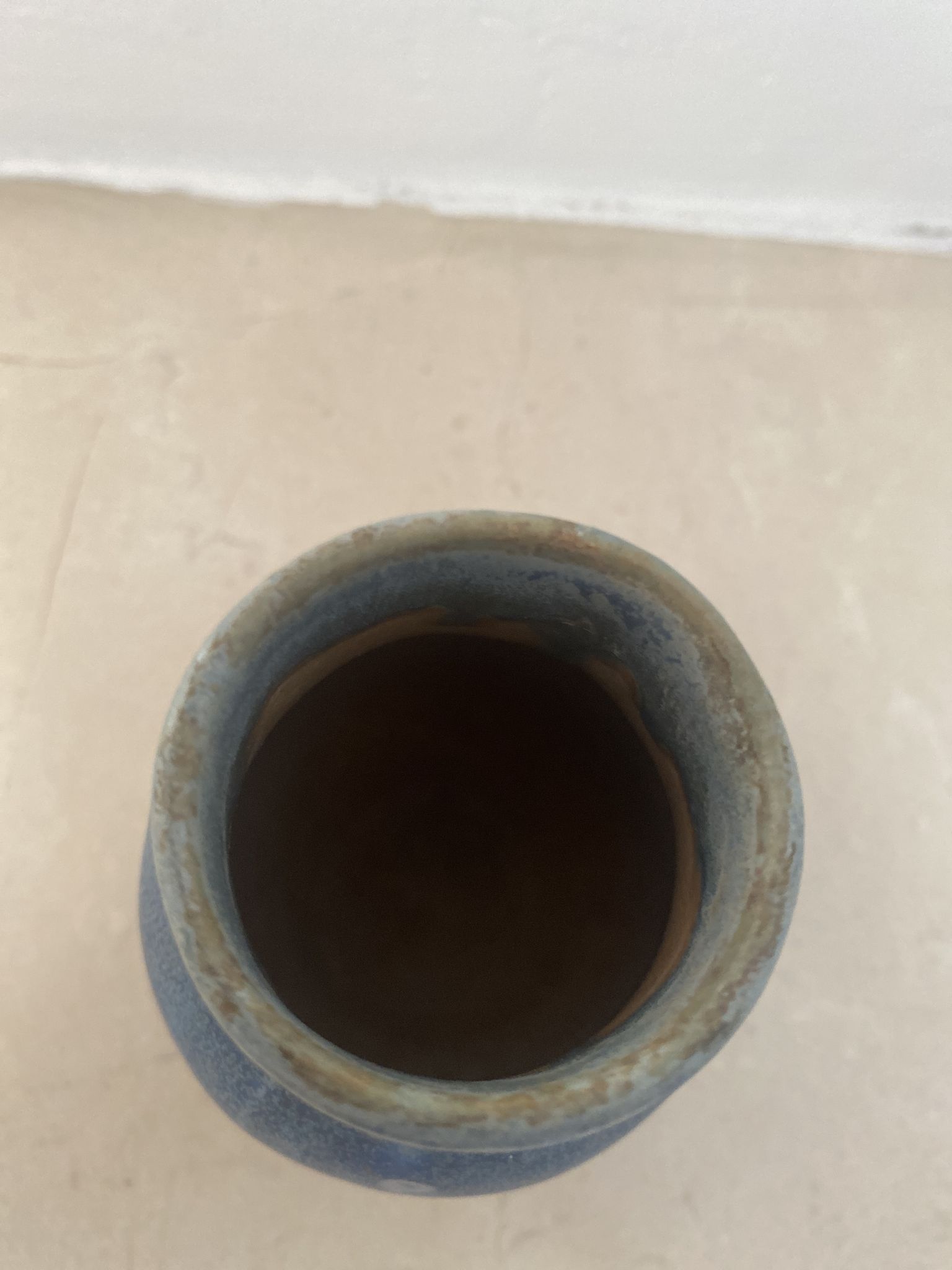 Mètènier sandstone vase