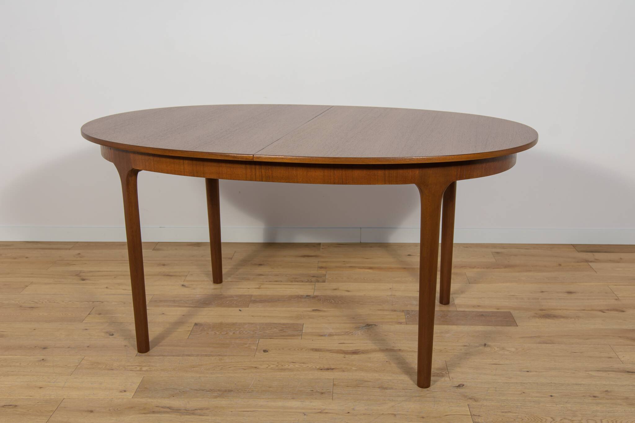 Mid-Century Oval Extendable Teak Dining Table from McIntosh, 1960s