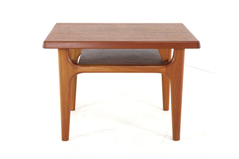Table basse / table d'appoint 'Tuse' de Niels Bach, vintage danois