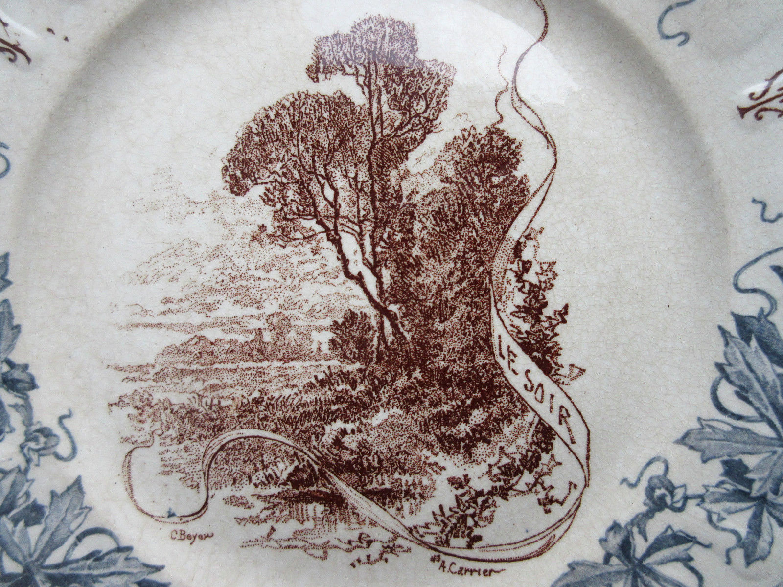 Art Nouveau plate Terre de Fer Choisy le Roi, Louis XIII model: Le Soir