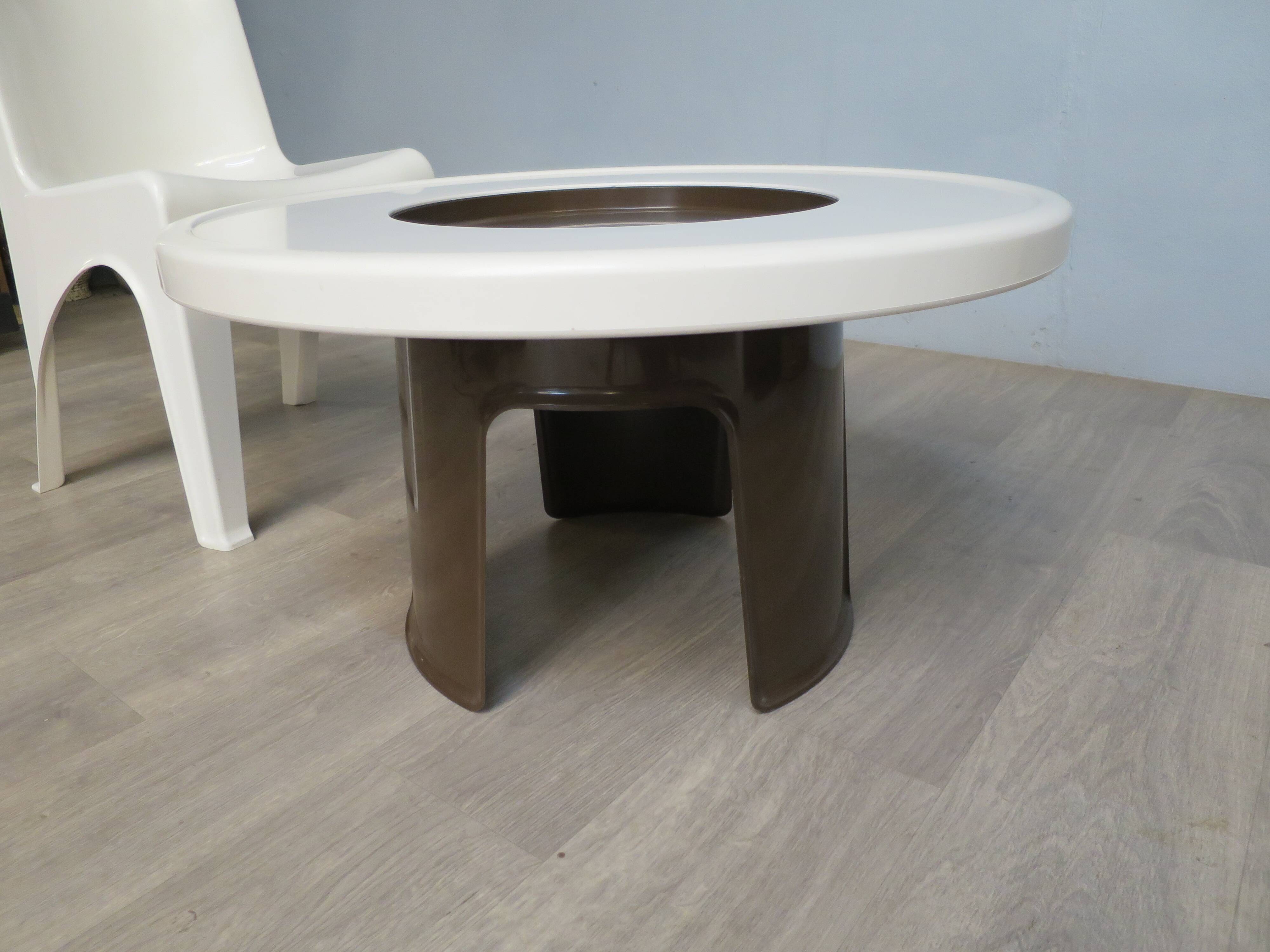 Vintage Gilac table and chair from the 70s