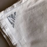 Embroidered linen tablecloth and six napkins