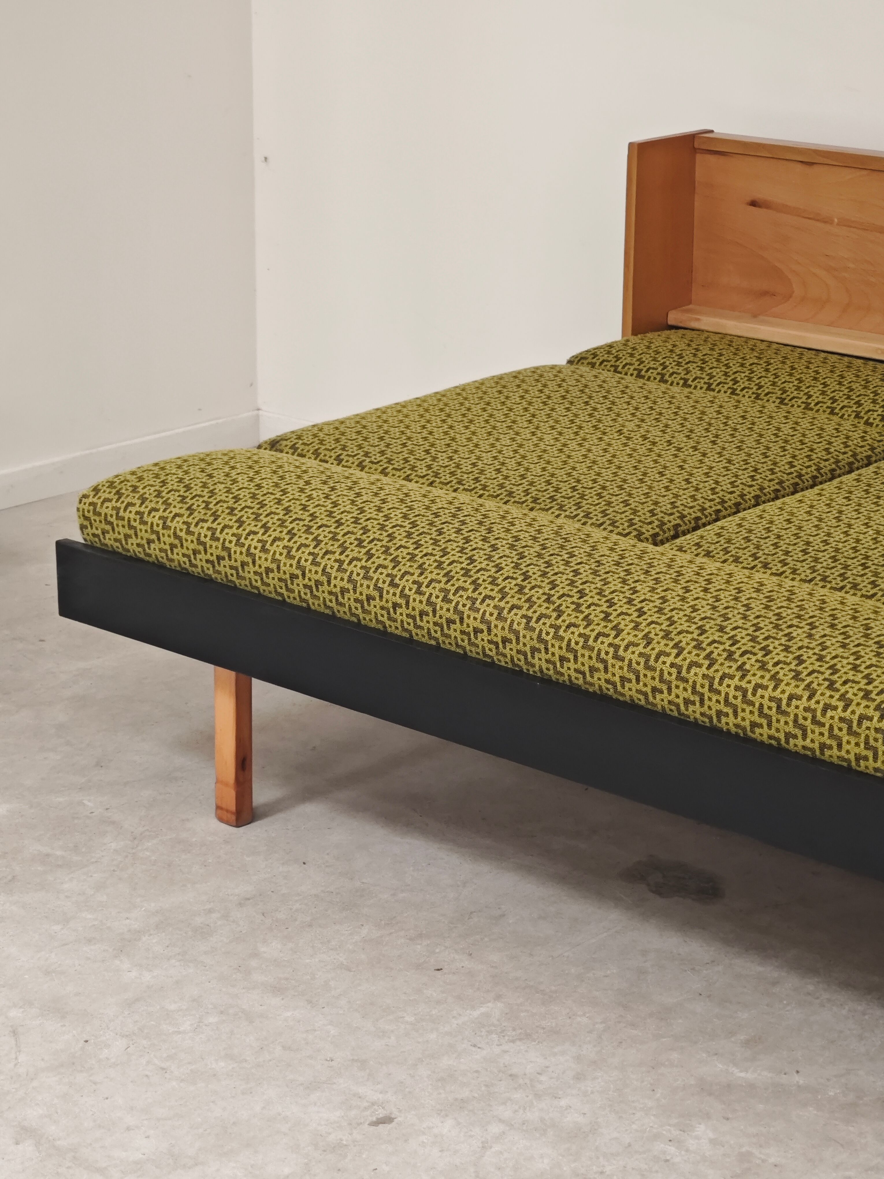 Green folding bench / Sofa  
Drevotvar Czechoslovakia 1960