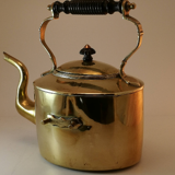 Bouilloire ancienne avec son réchaud en cuivre