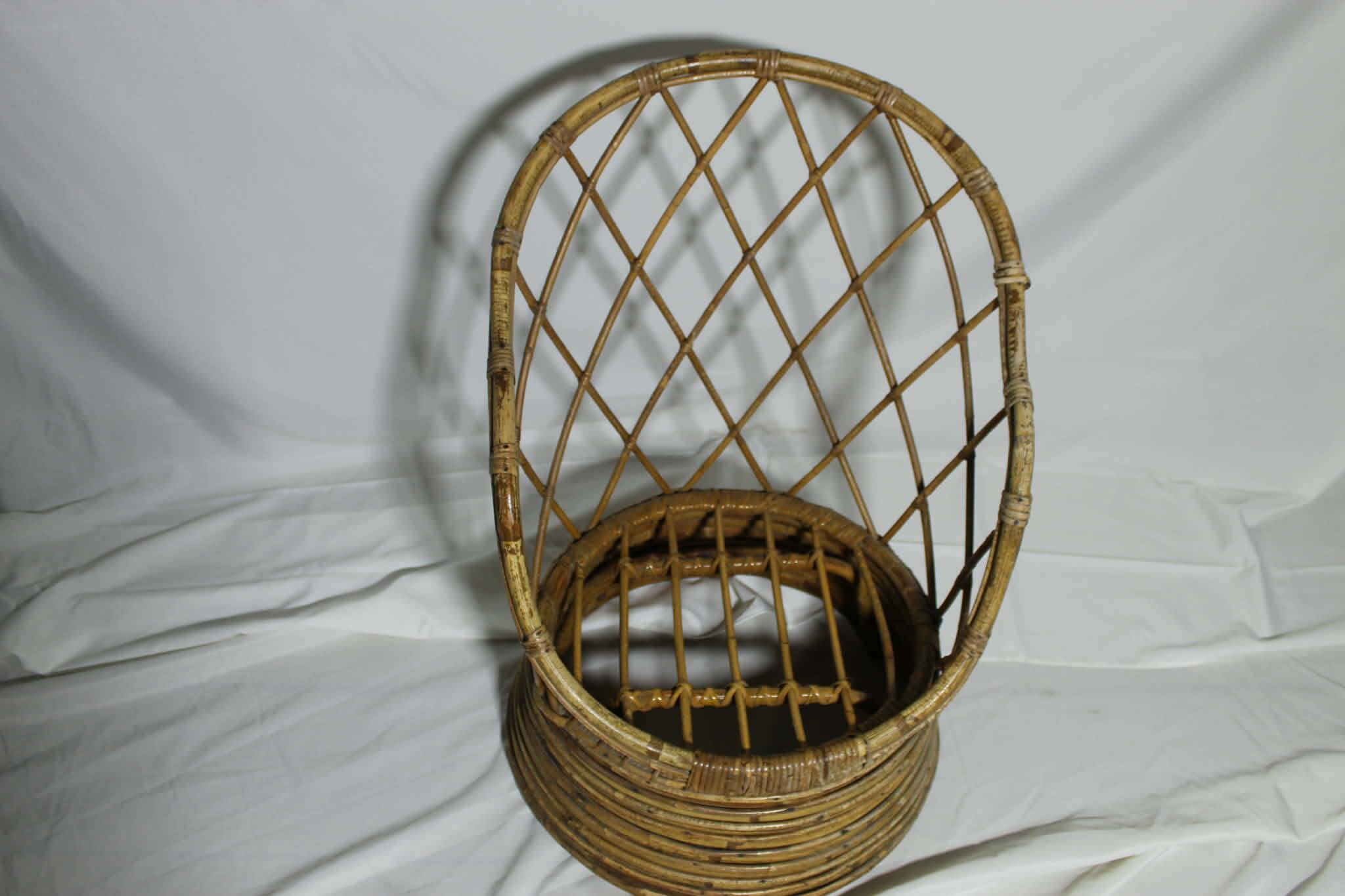 A cane tub type chair