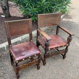 Antique table with 6 chairs and two armchairs in genuine leather