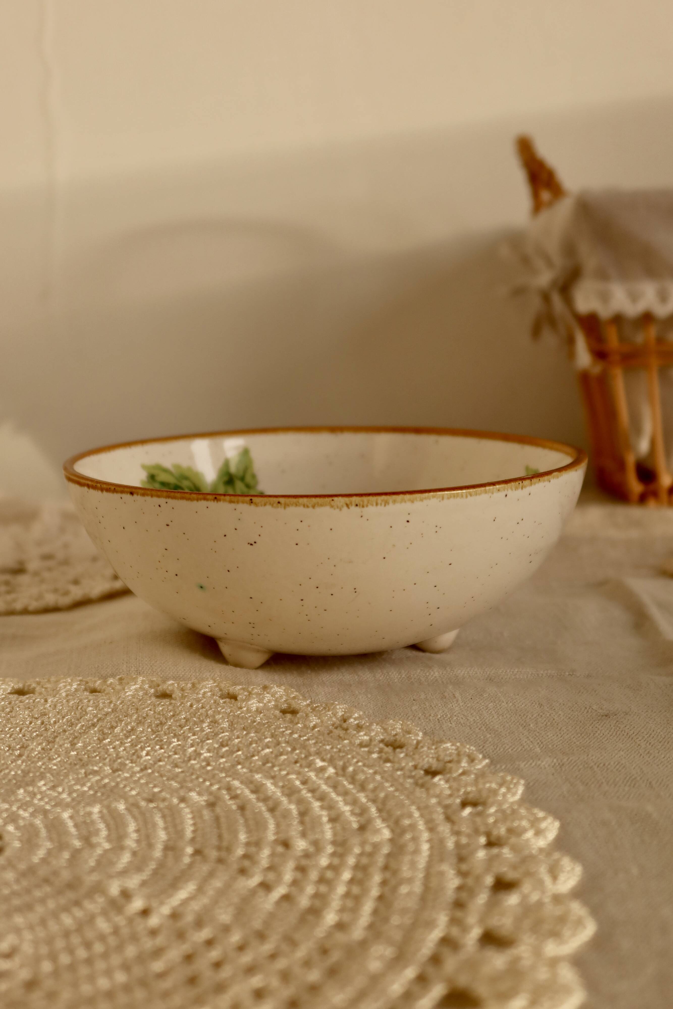 Small vintage ceramic drainer with radish pattern stoneware effect