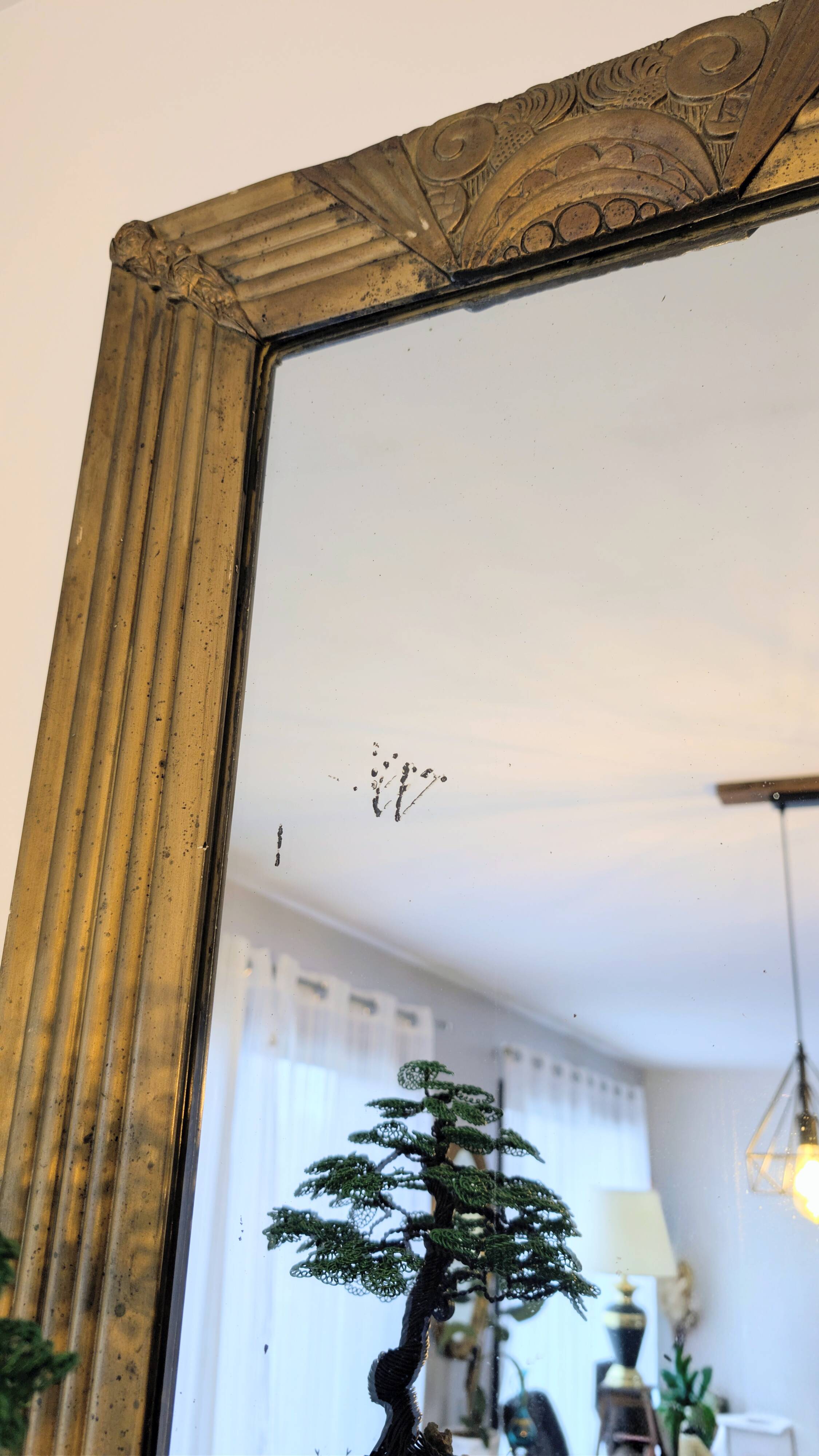 Golden Art Deco style mirror 54 x 72 cm – Geometric relief and elegance