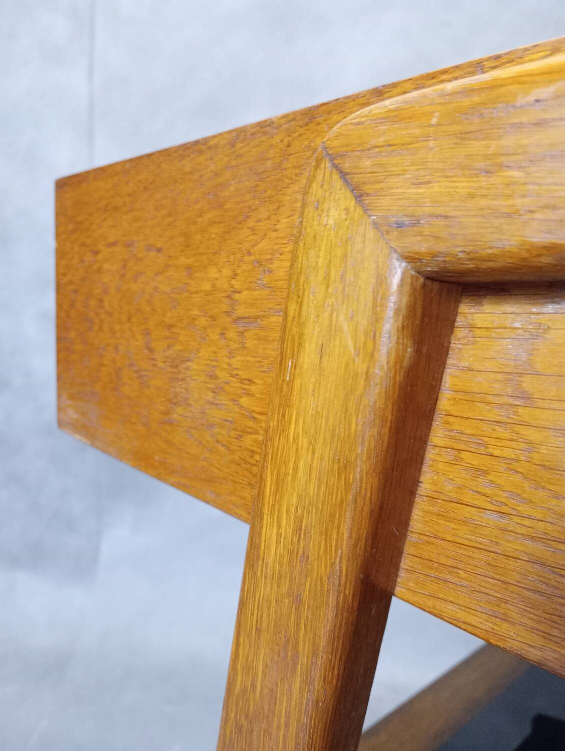 Table TV en chêne Jiràk par Drevotex, Vintage Tchèque 1960s