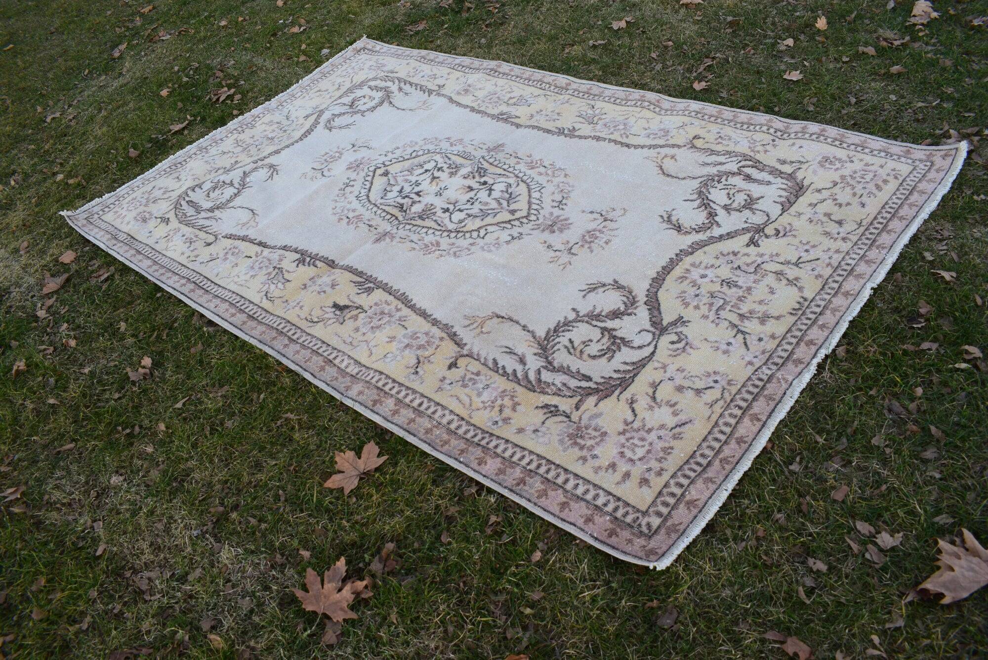 Vintage Turkish handmade rug 167x274 cm