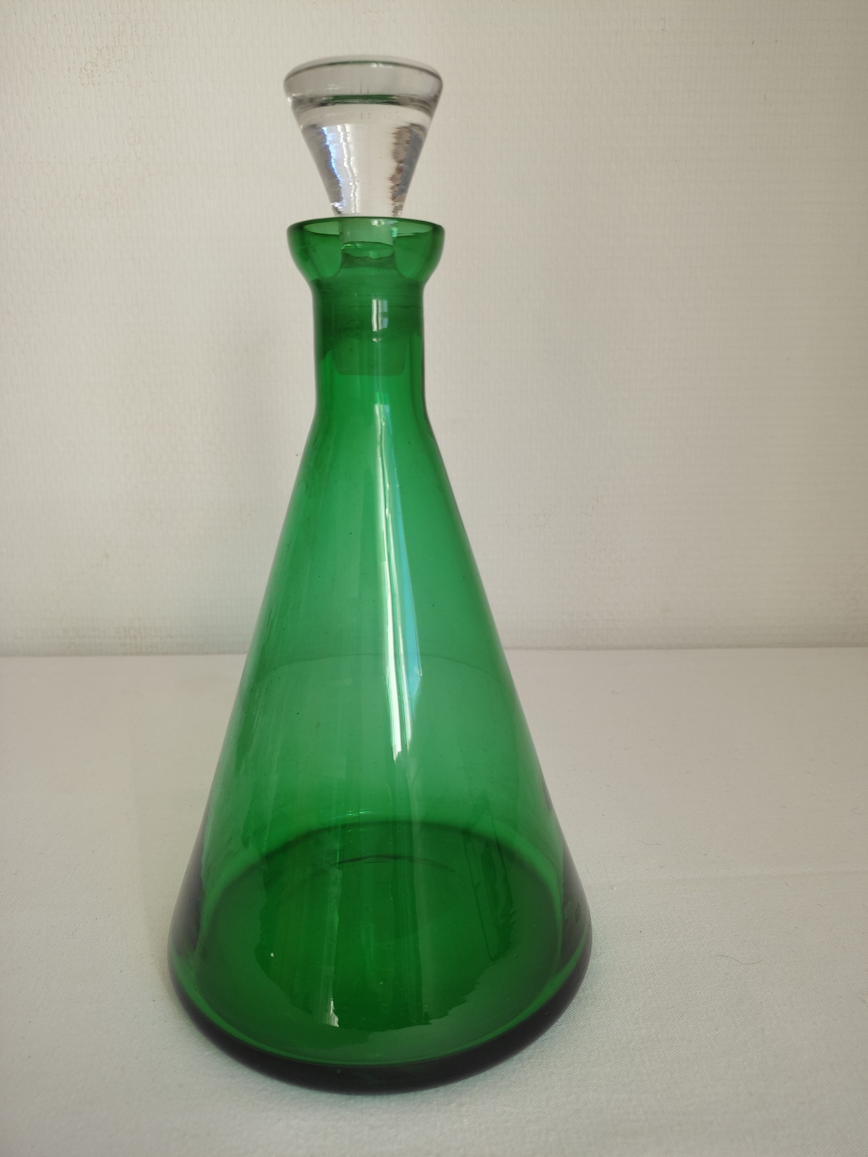 Lila foot glasses and its decanter