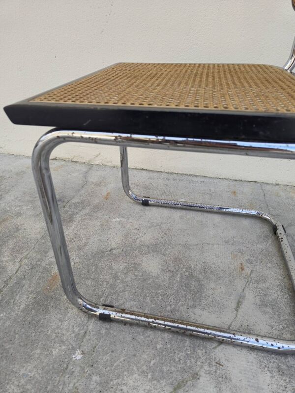Chaise Marcel Breuer B32 en cannage noir signé Made in italy