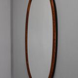 Miroir ovale Art déco en placage de chêne et cadre en pin, Tchécoslovaquie années 1940