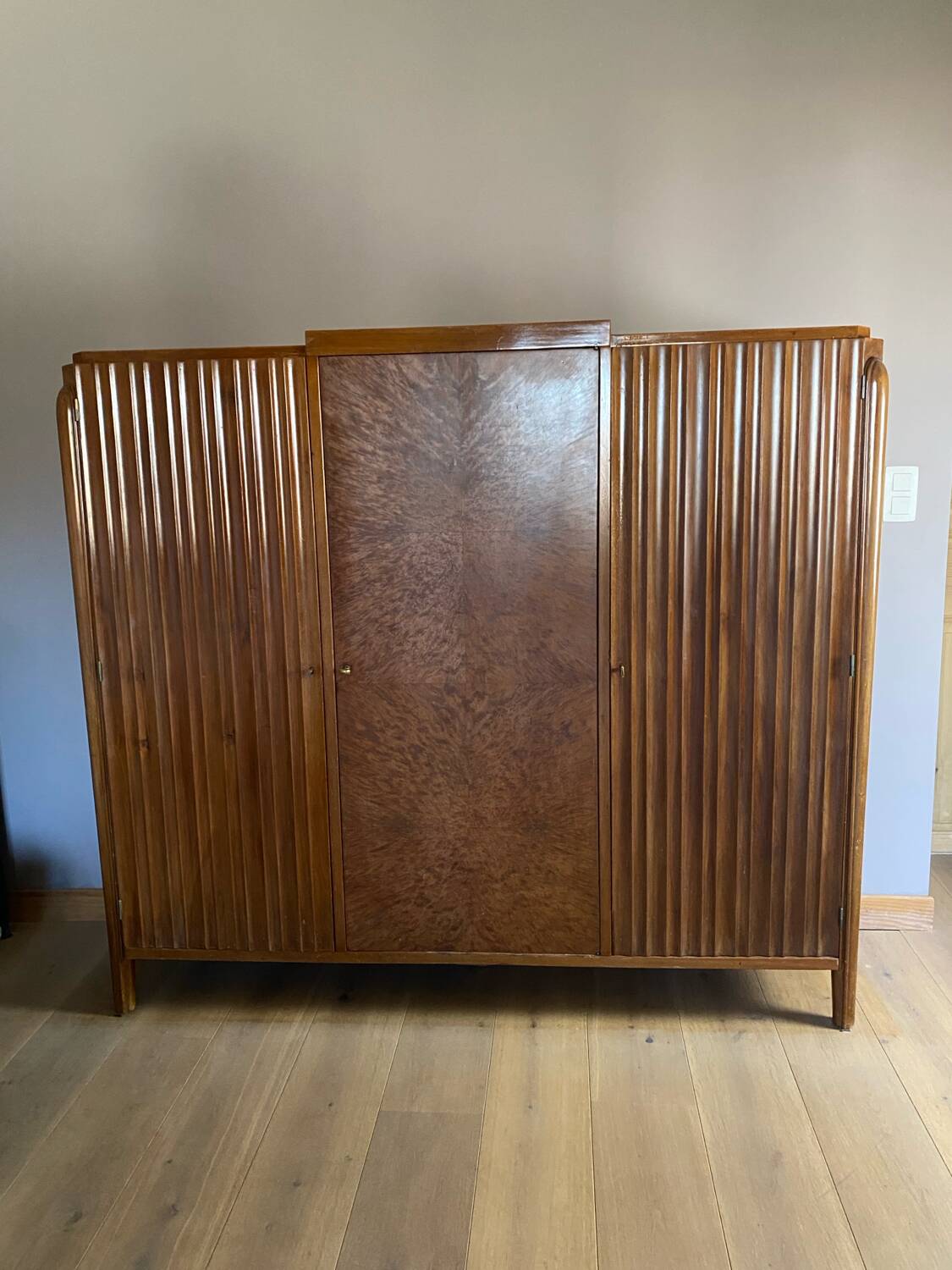 Art Deco 3-door wardrobe