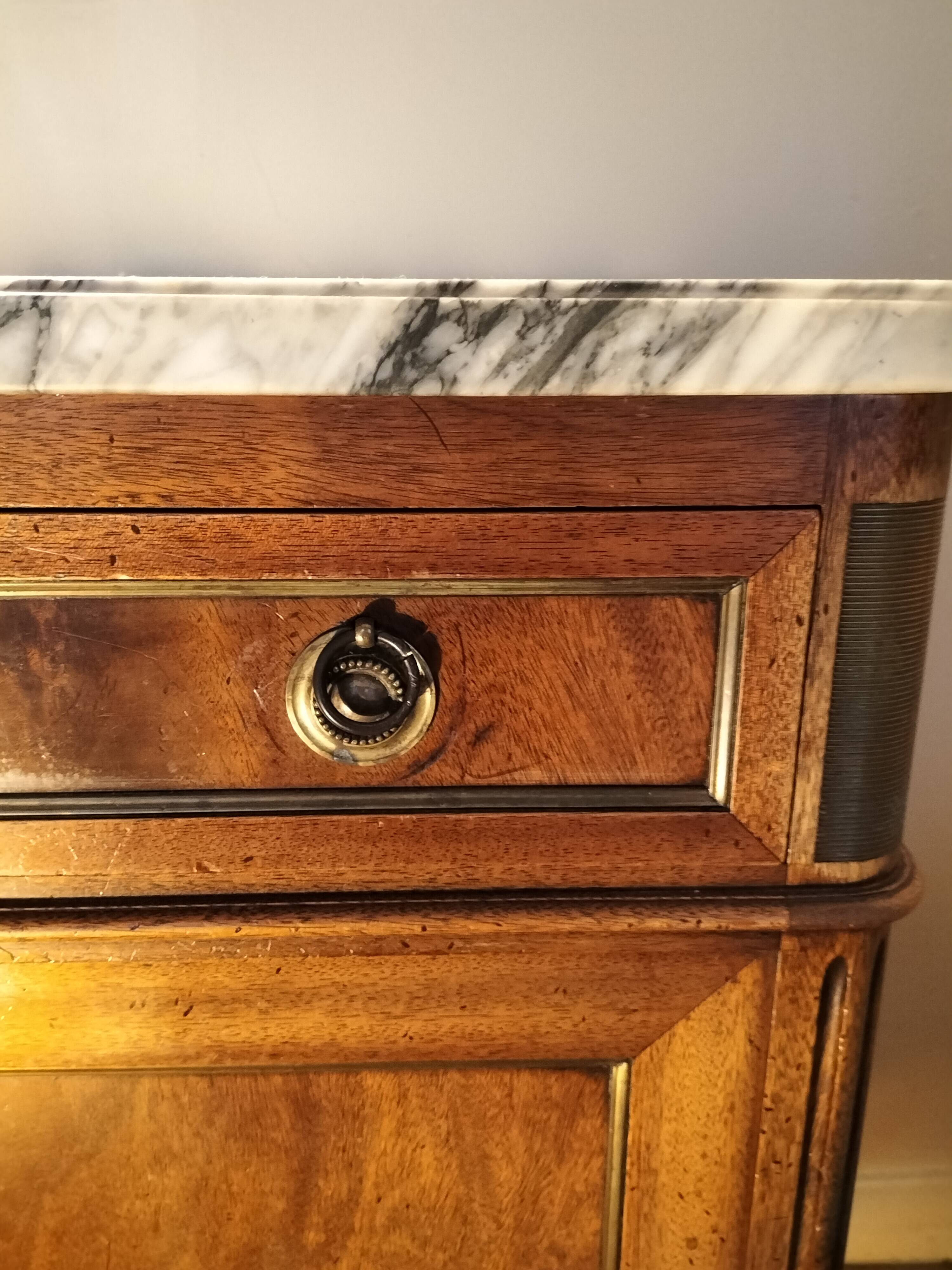 Louis 16 chest of drawers