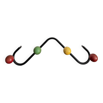 Wall coat rack with 4 wooden balls
